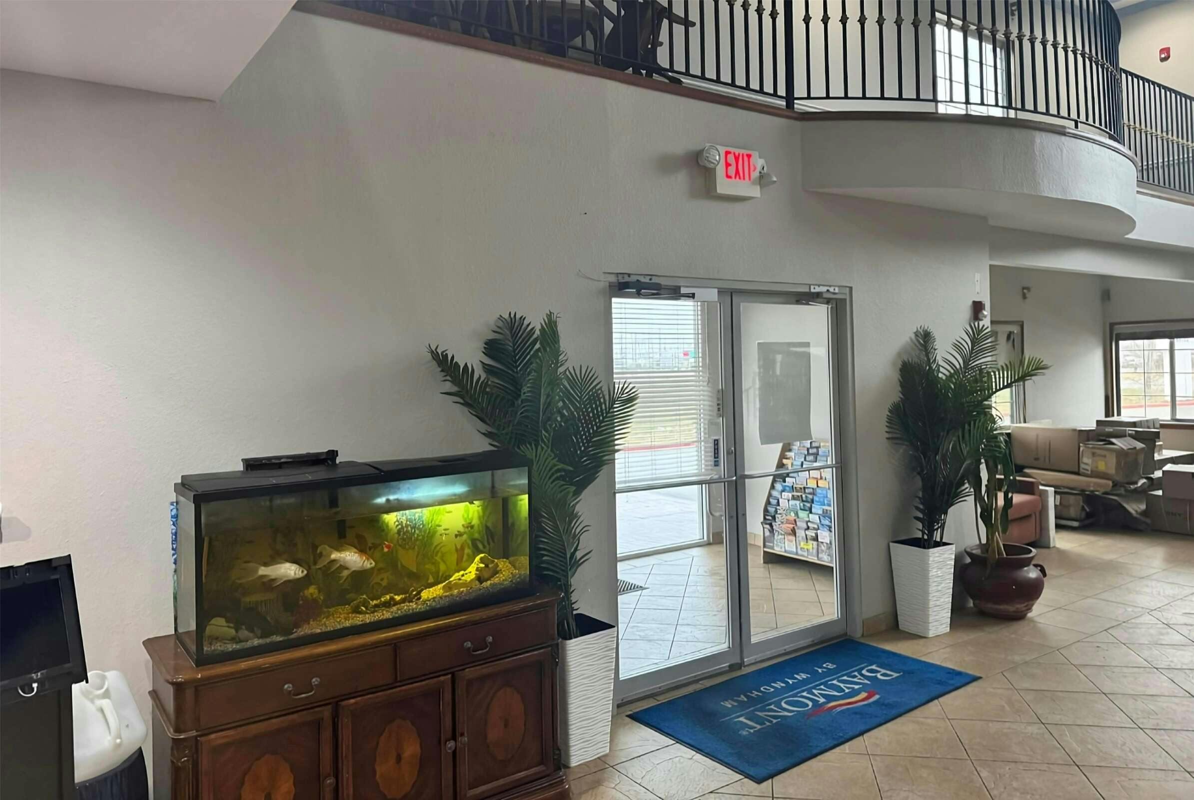 Hotel Baymont by Wyndham Texas City photo 2