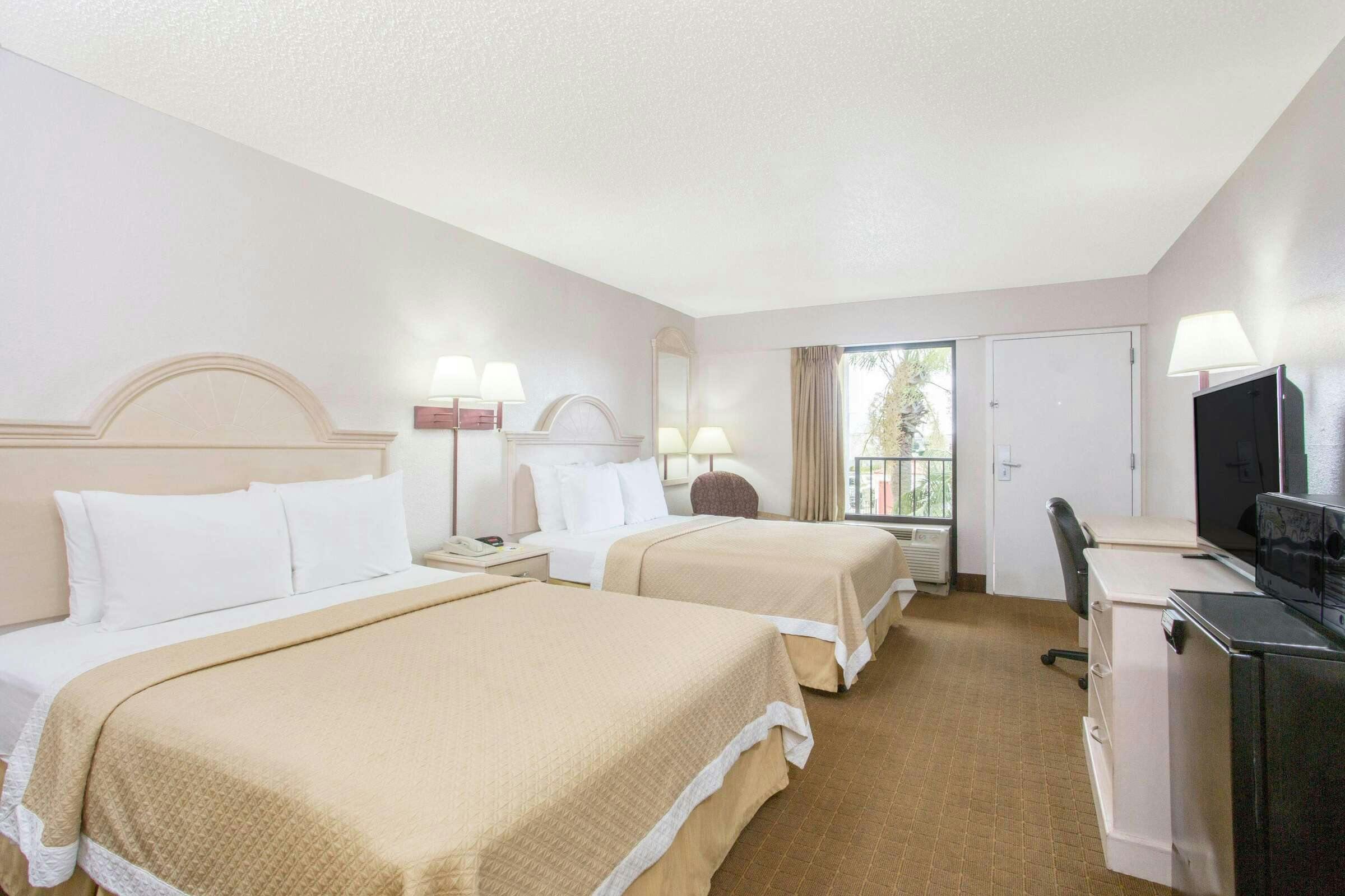Hotel Days Inn Navarre near Beach photo 4