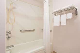 Hotel Days Inn Navarre near Beach photo 5