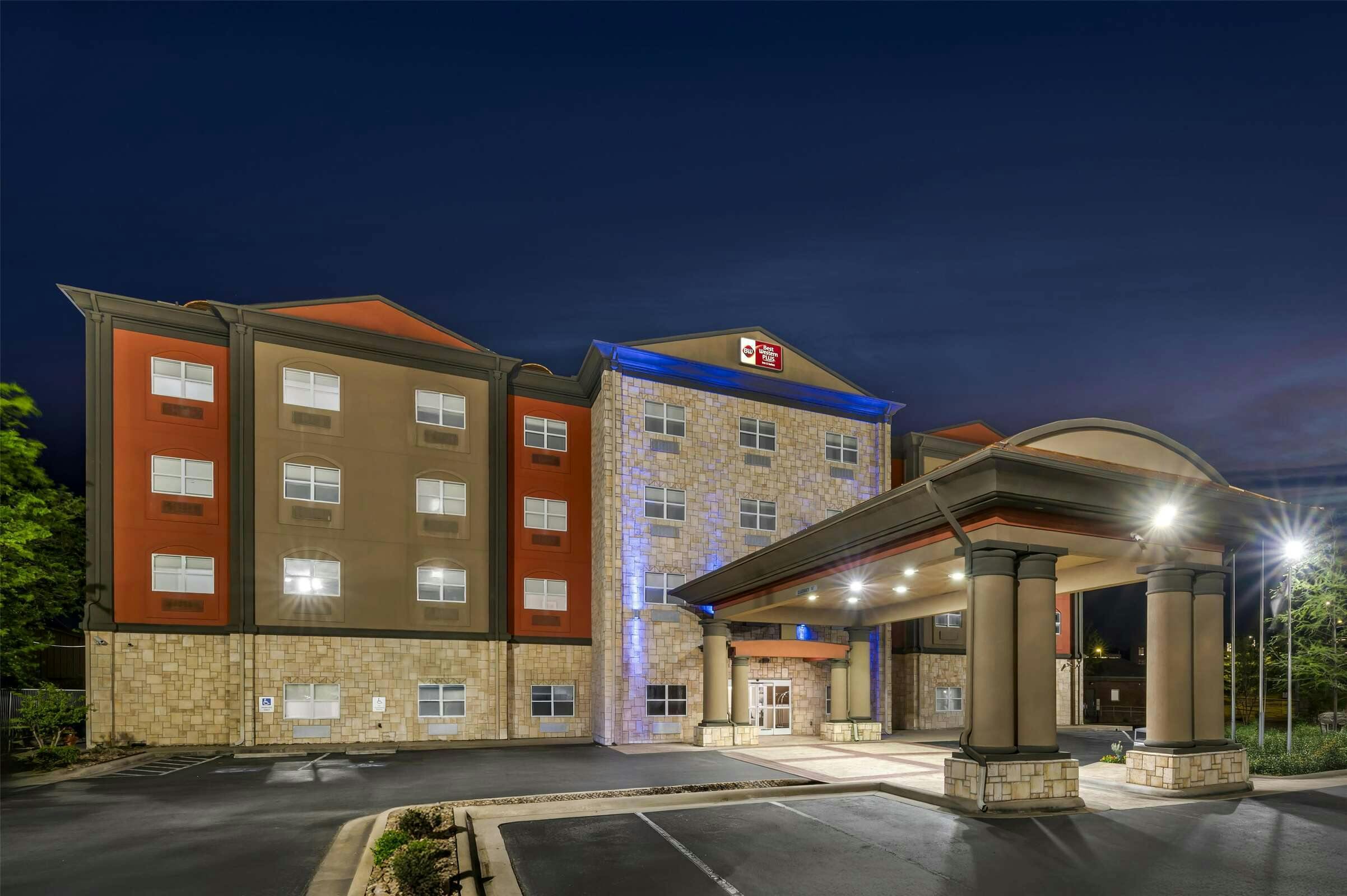 Best Western Plus JFK Inn & Suites