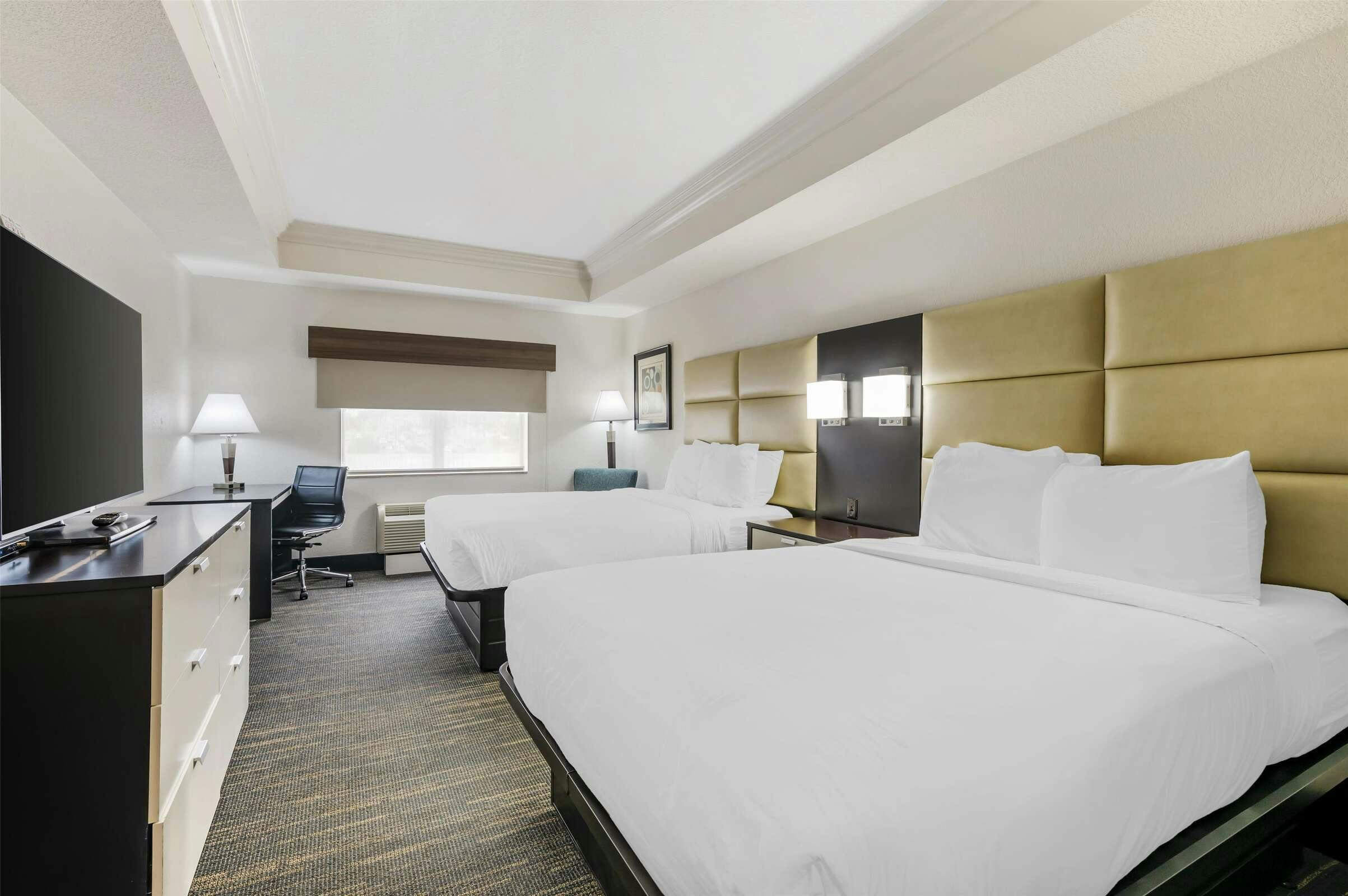 Hotel Best Western Plus JFK Inn & Suites photo 1