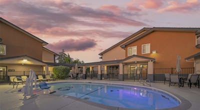 Best Western Antelope Inn & Suites