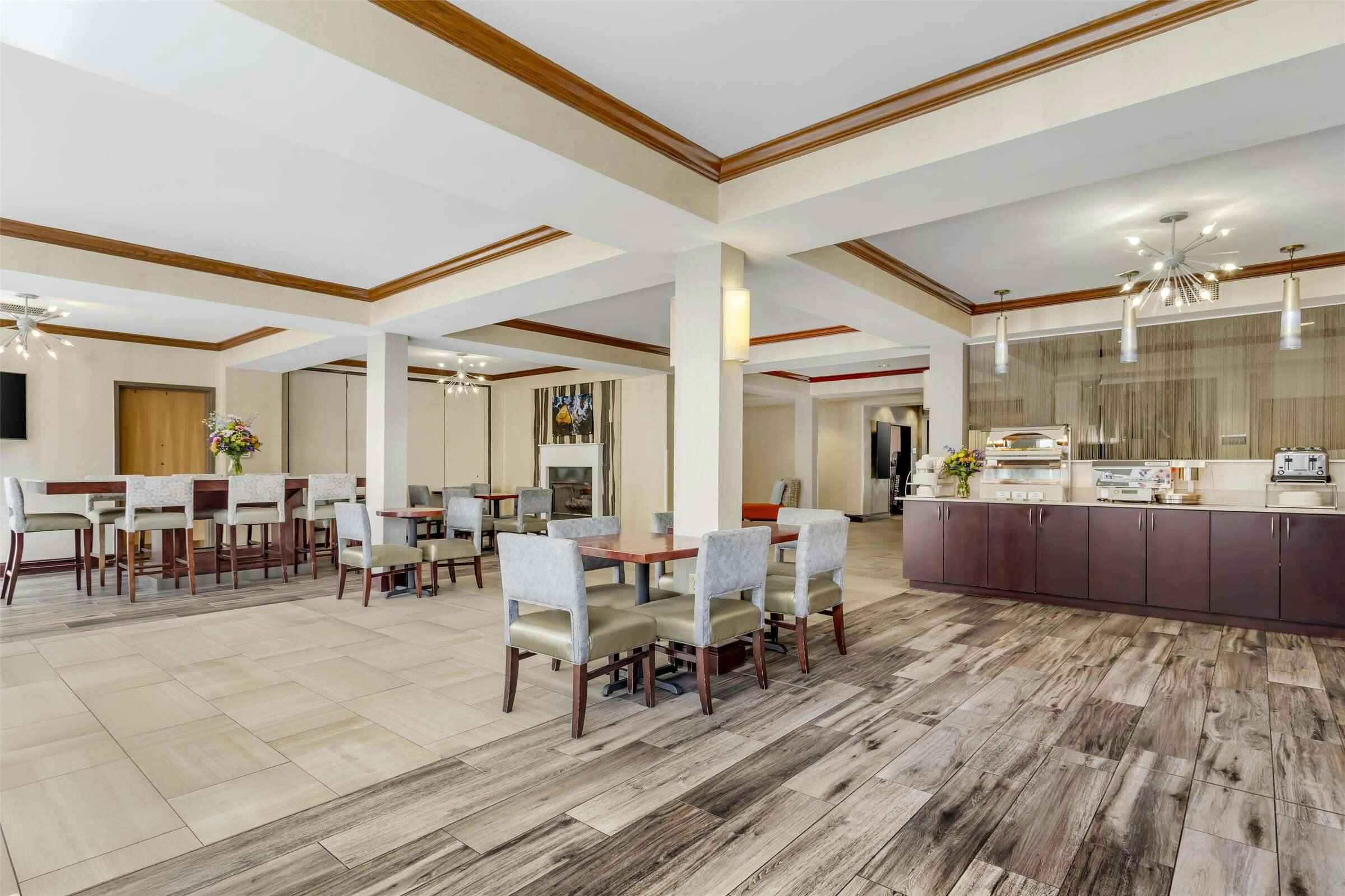 Hotel Best Western Plus River Escape Inn & Suites photo 4