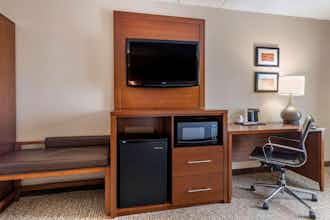 Hotel Comfort Inn Manchester Airport photo 2