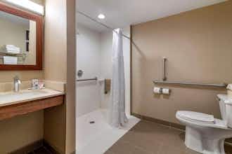 Hotel Comfort Inn Manchester Airport photo 3