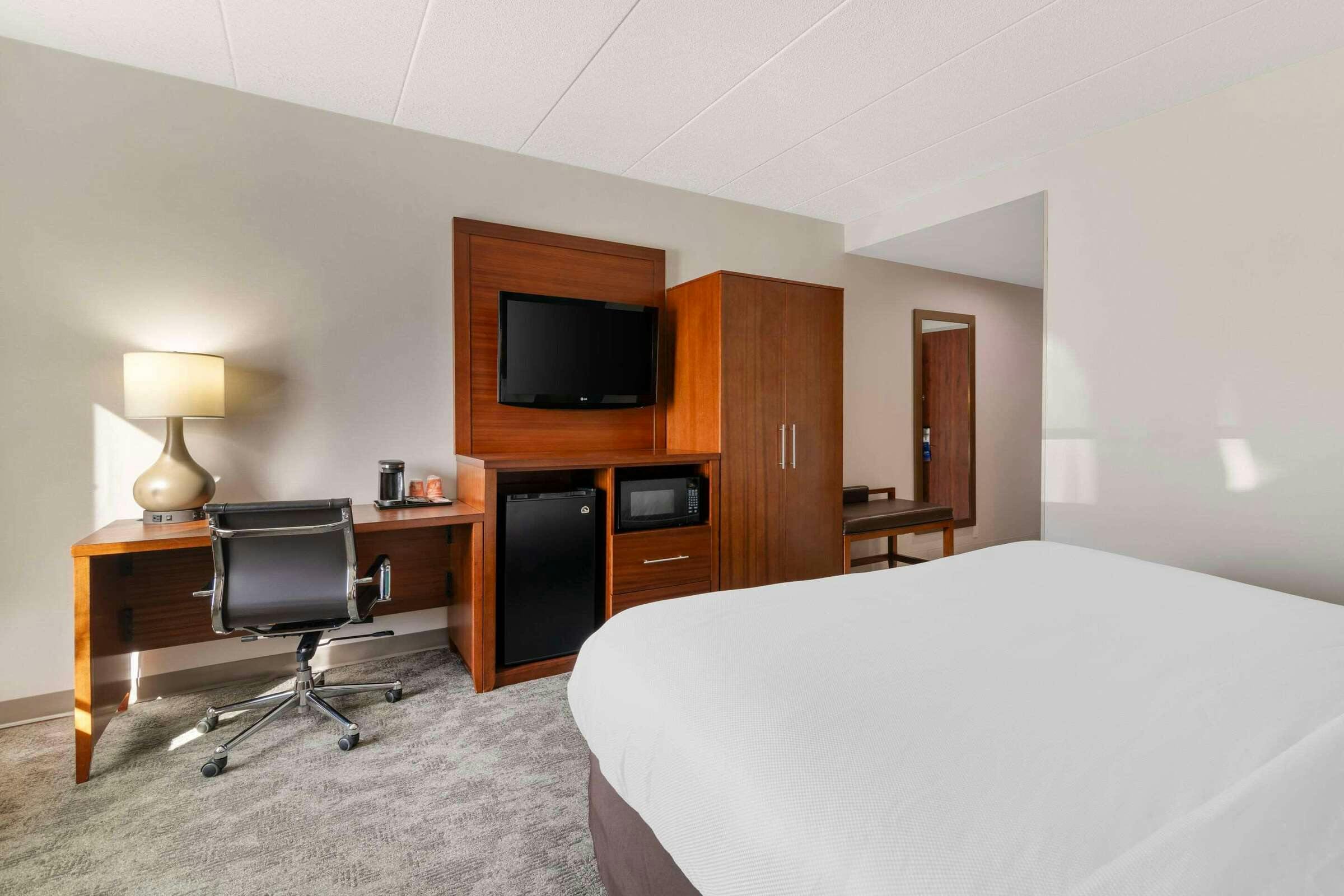 Hotel Comfort Inn Manchester Airport photo 1