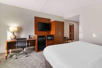 Hotel Comfort Inn Manchester Airport photo 1