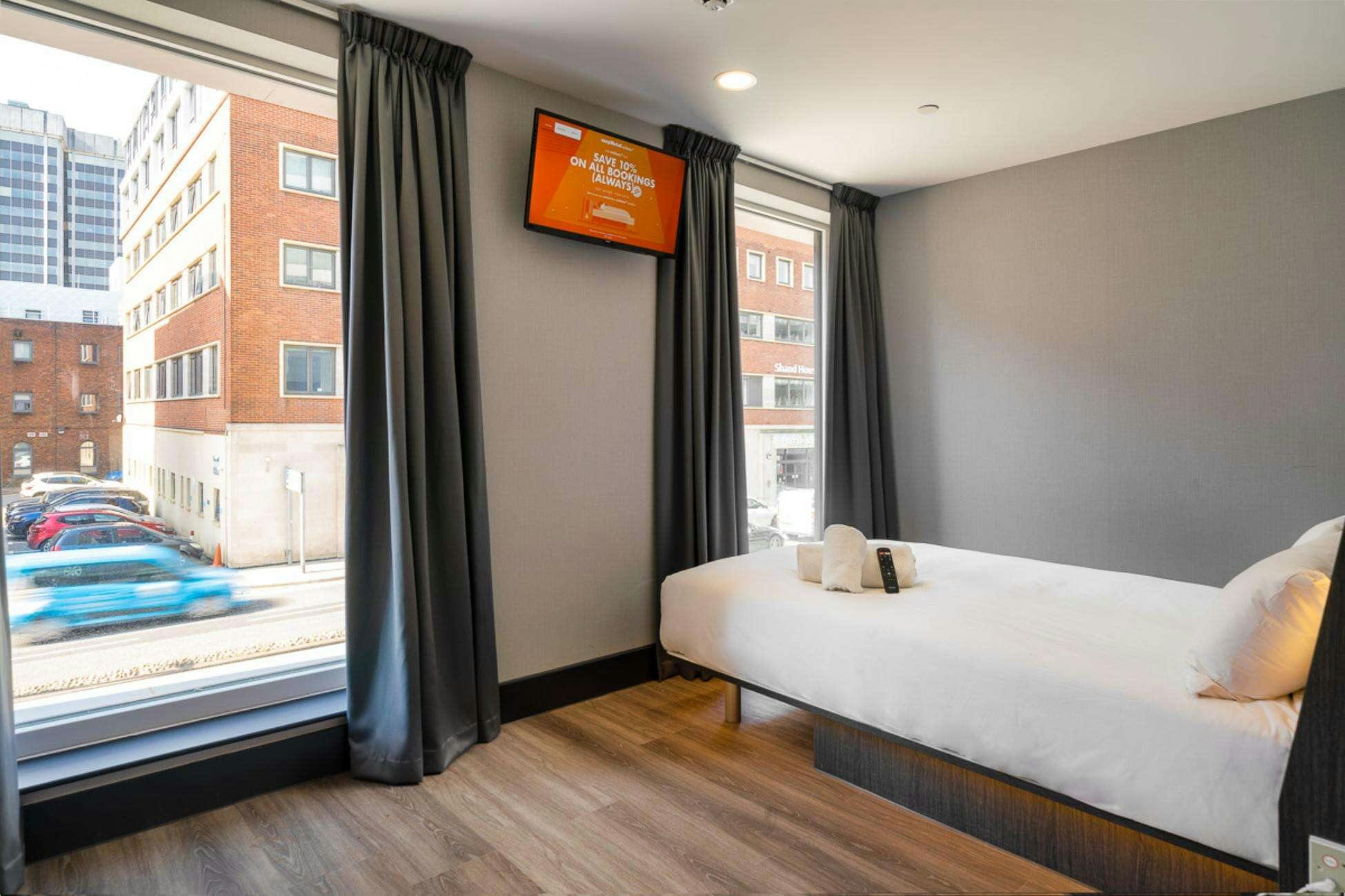 Hotel easyHotel Cardiff photo 5