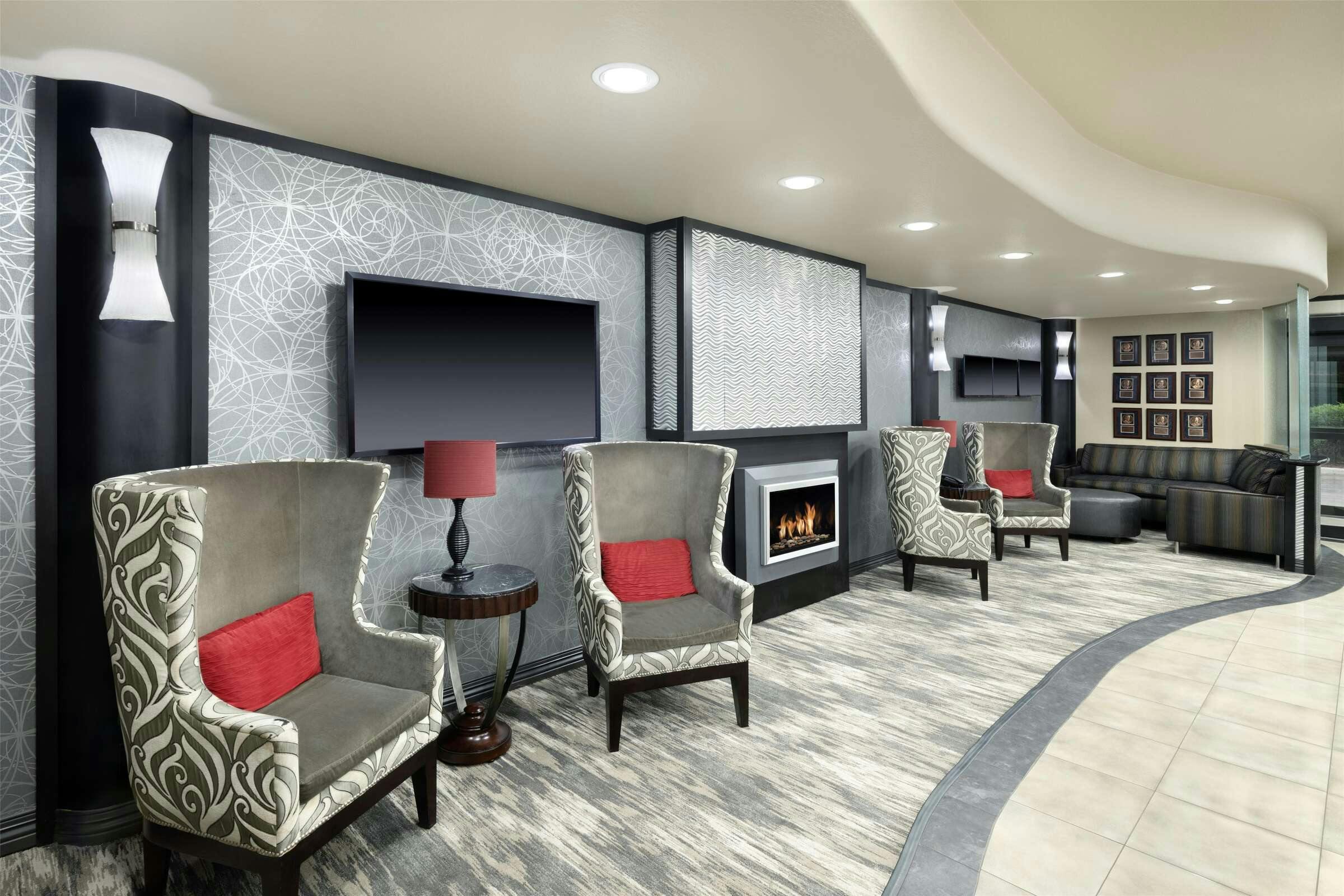 Hotel Best Western Premier Crown Chase Inn & Suites photo 2