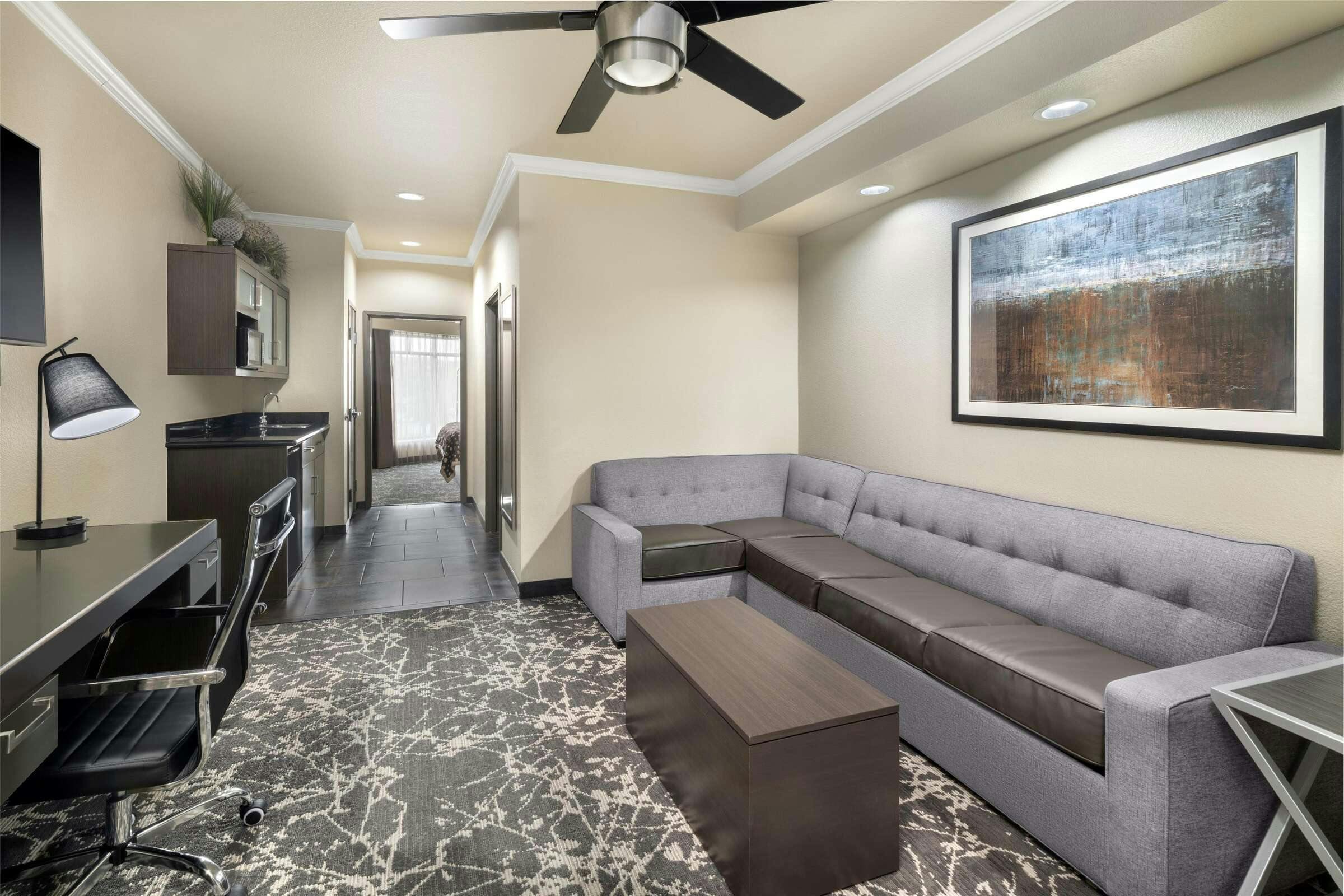 Hotel Best Western Premier Crown Chase Inn & Suites photo 4