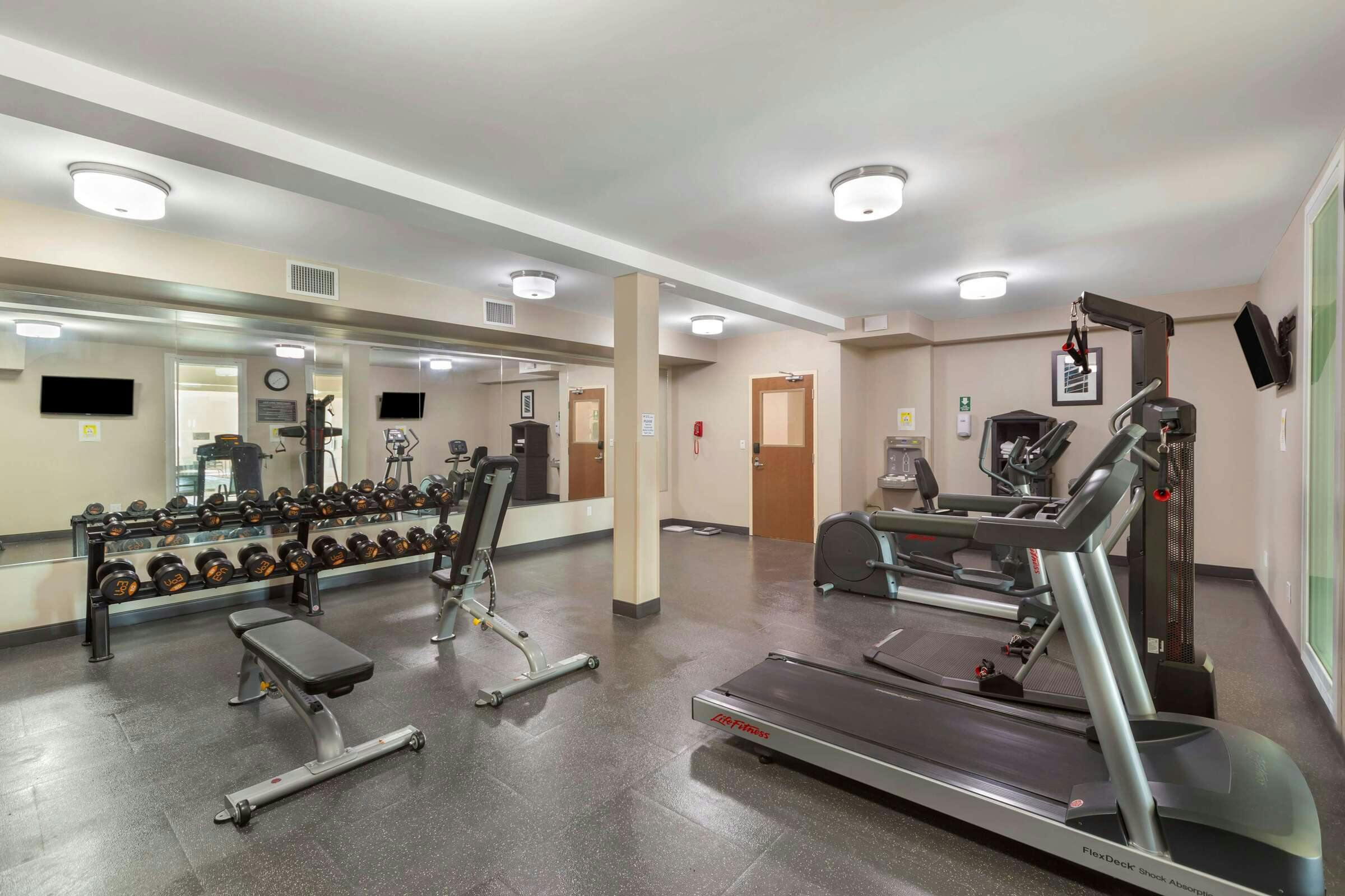 Hotel Best Western Plus Fort Saskatchewan Inn & Suites photo 2