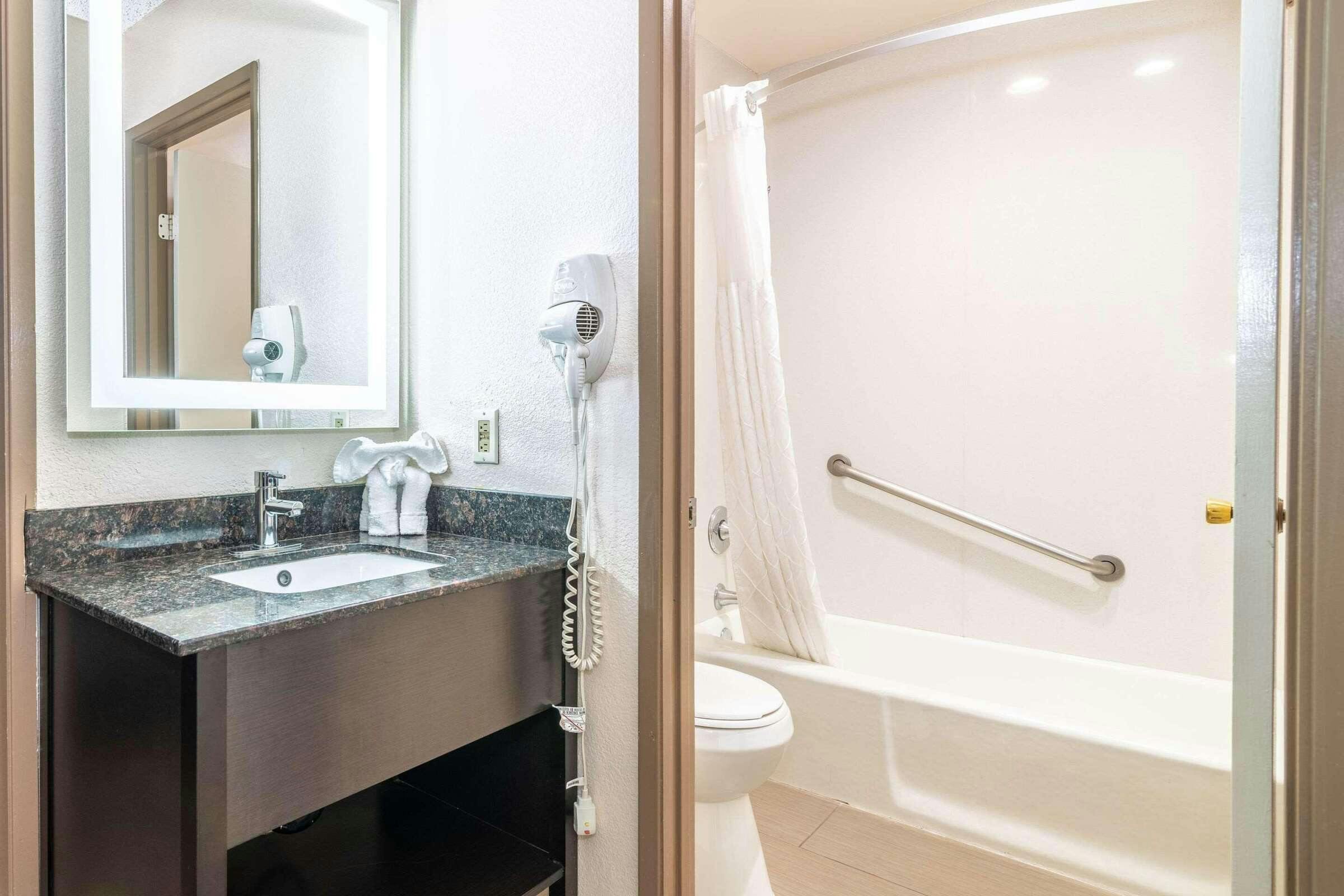 Hotel Rodeway Inn On Historic Route 66 photo 3