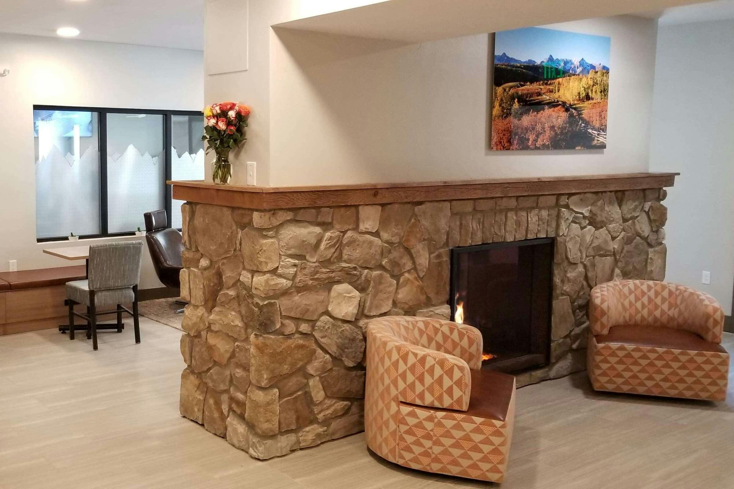 Hotel Microtel Inn & Suites by Wyndham Georgetown Lake photo 5