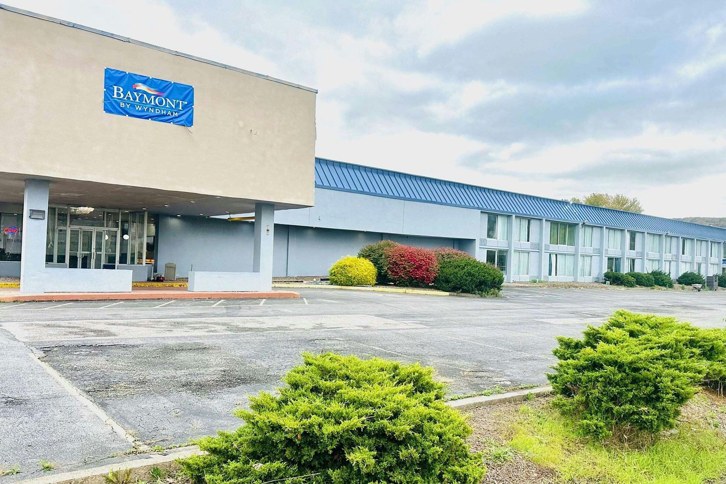 Hotel Baymont Milesburg photo 1