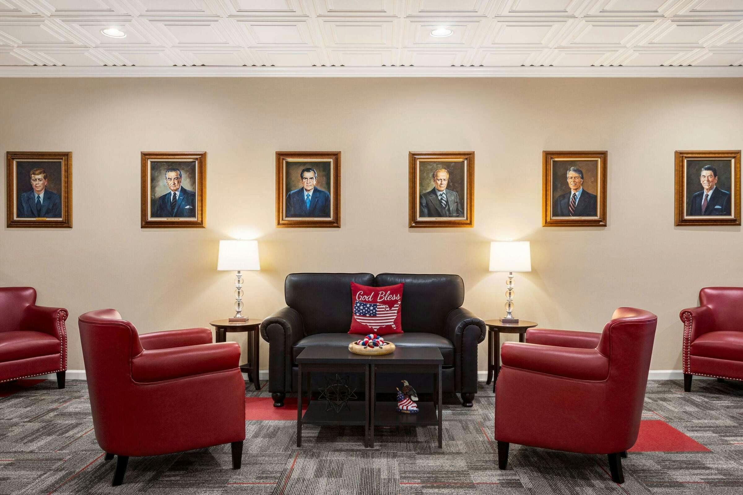 Hotel Ramada by Wyndham Richland Center photo 2