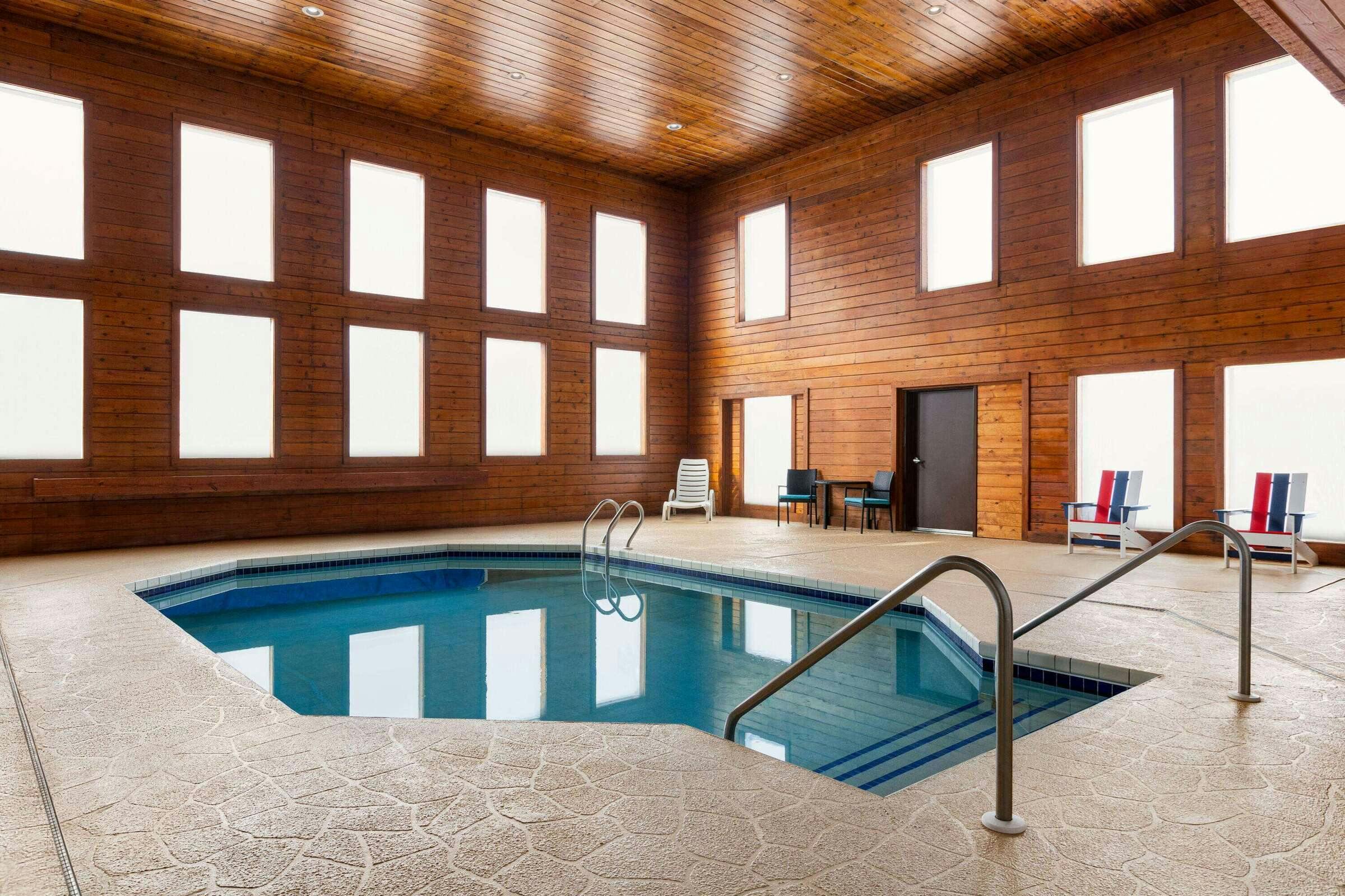 Hotel Ramada by Wyndham Richland Center photo 4