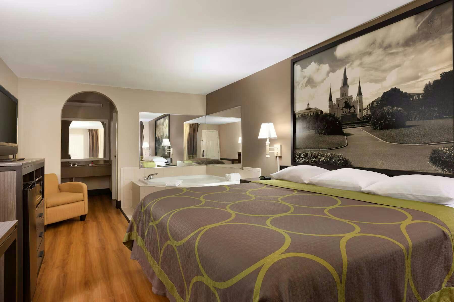 Hotel Super 8 by Wyndham Lake Charles Northeast photo 3