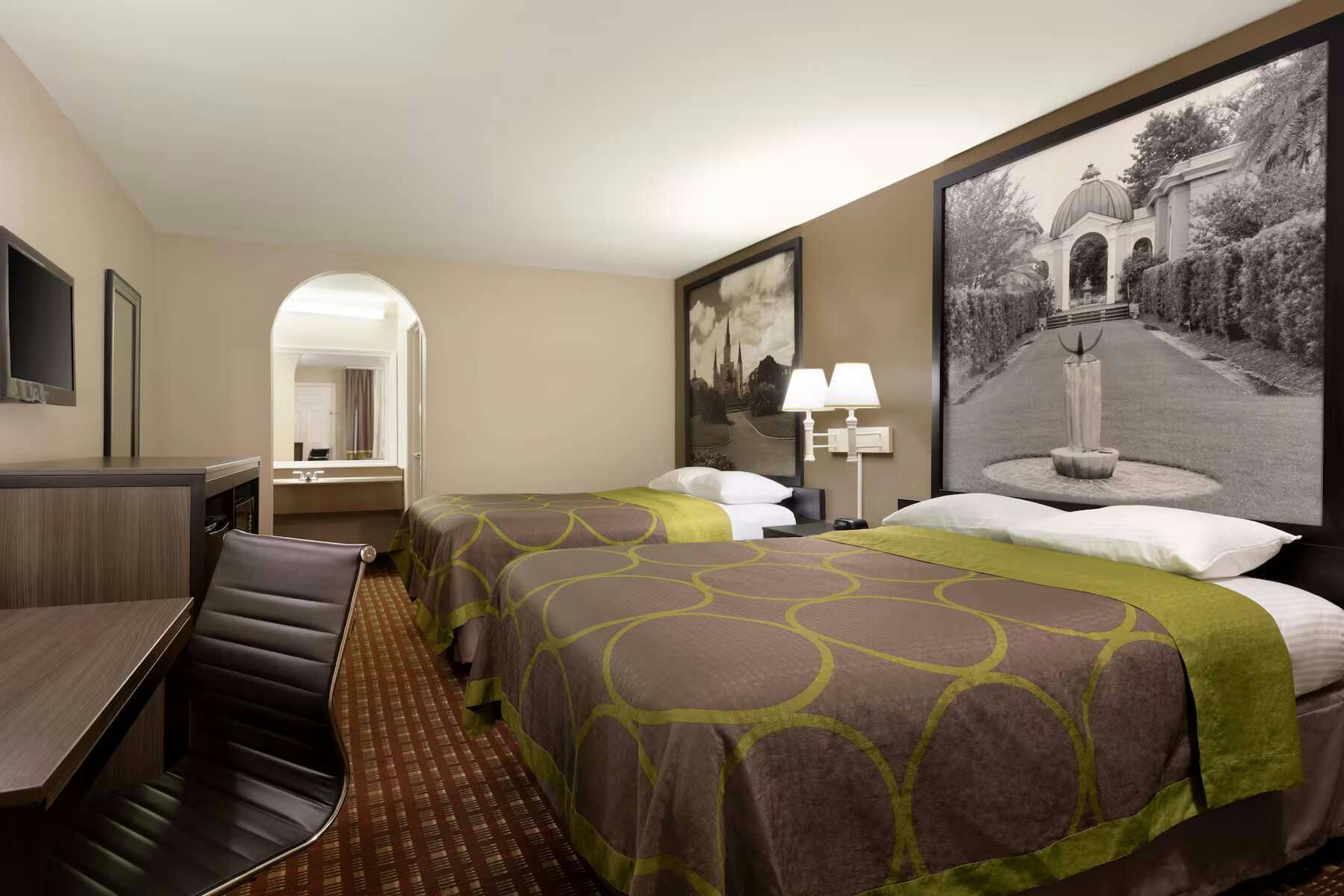 Hotel Super 8 by Wyndham Lake Charles Northeast photo 4