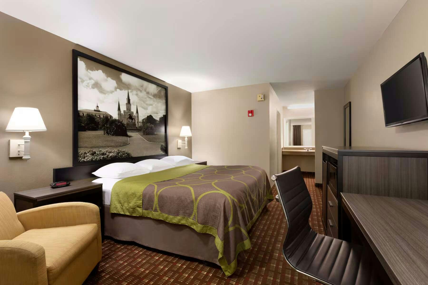 Hotel Super 8 by Wyndham Lake Charles Northeast photo 1