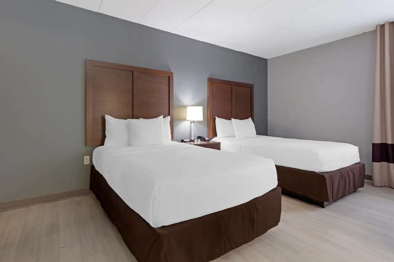 Hotel Clarion Hotel & Suites BWI Airport North photo 1