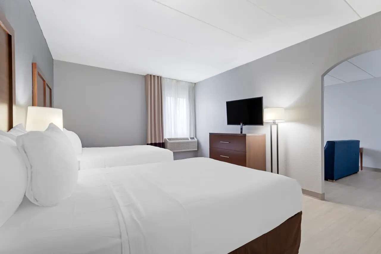 Hotel Clarion Hotel & Suites BWI Airport North photo 3