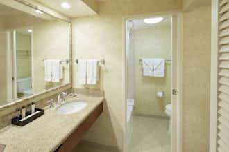 Hotel OUTRIGGER Waikiki Beach Resort photo 5