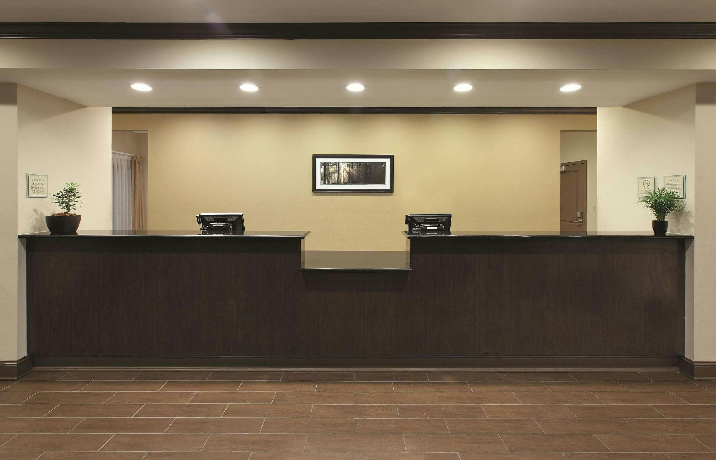 Hotel La Quinta Inn Ste Wolfchase photo 1