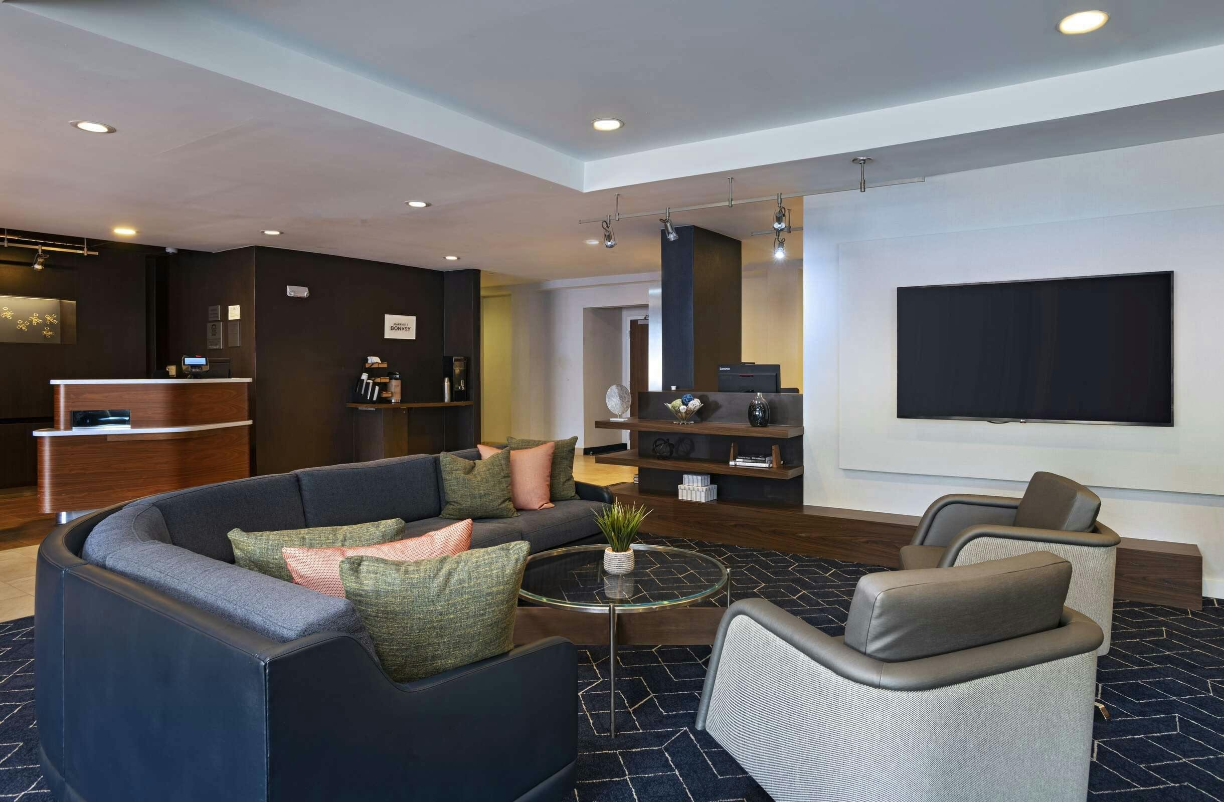 Hotel Courtyard by Marriott Austin The Domain Area photo 3