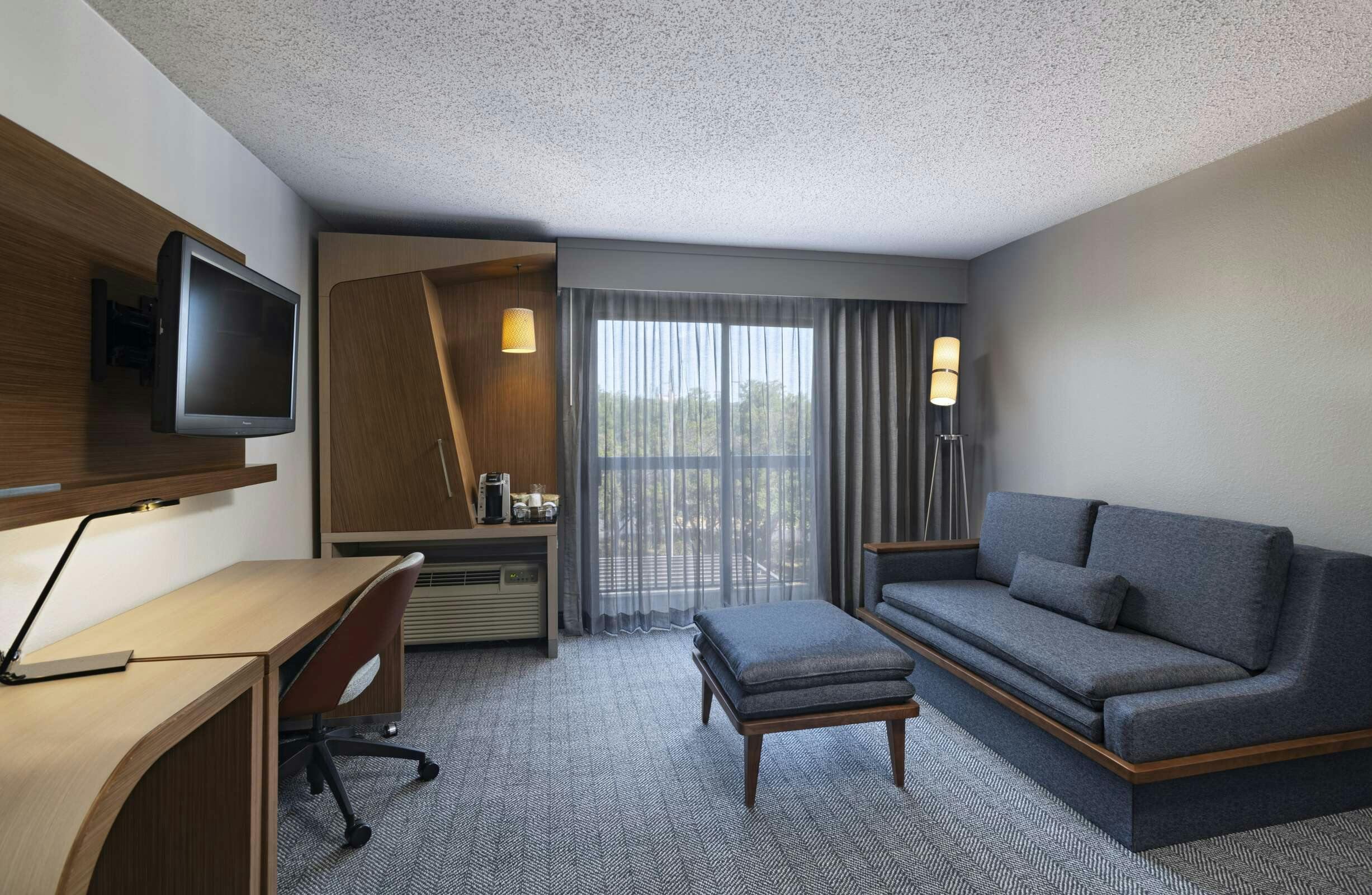 Hotel Courtyard by Marriott Austin The Domain Area photo 1