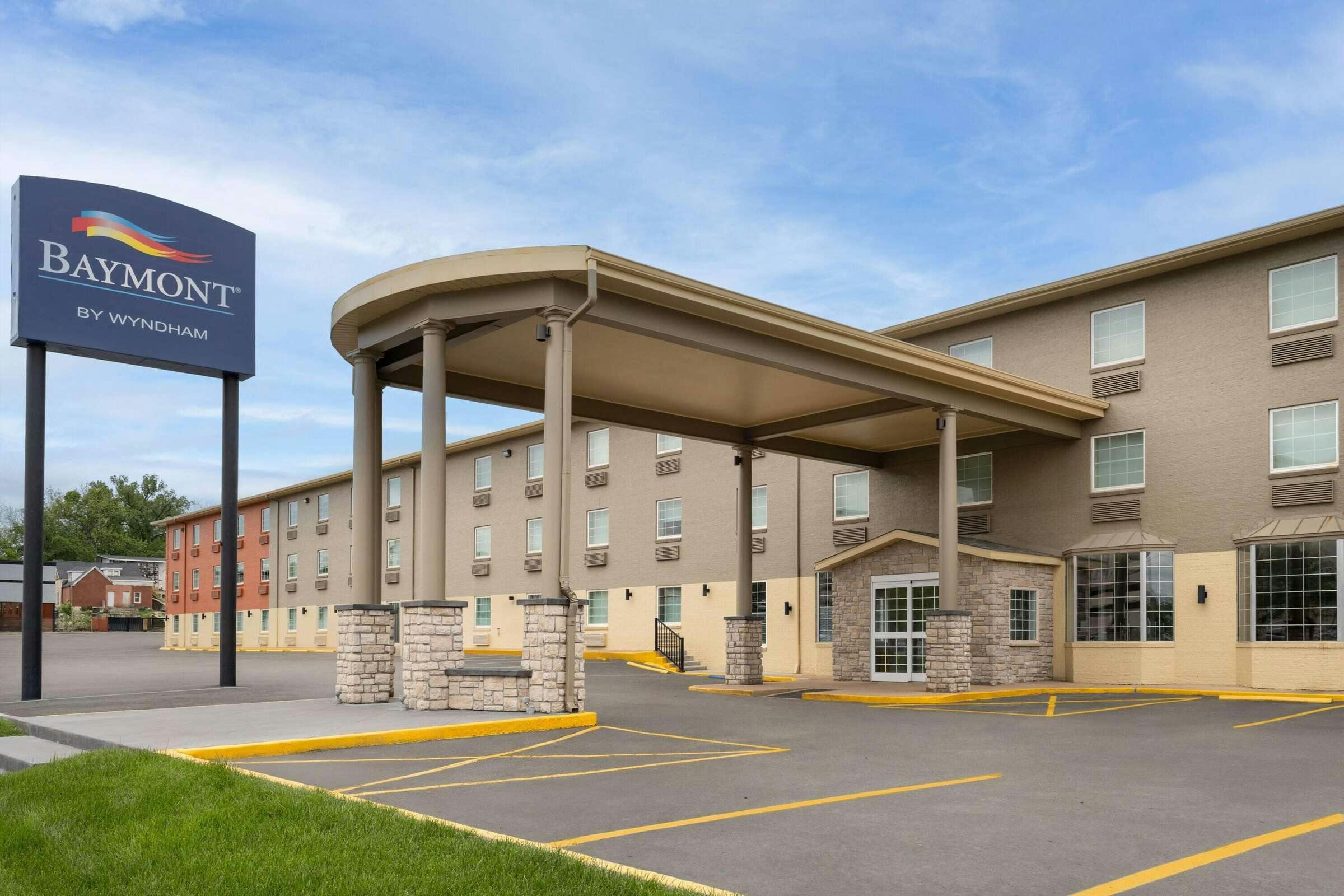 Hotel Baymont Jefferson City photo 1