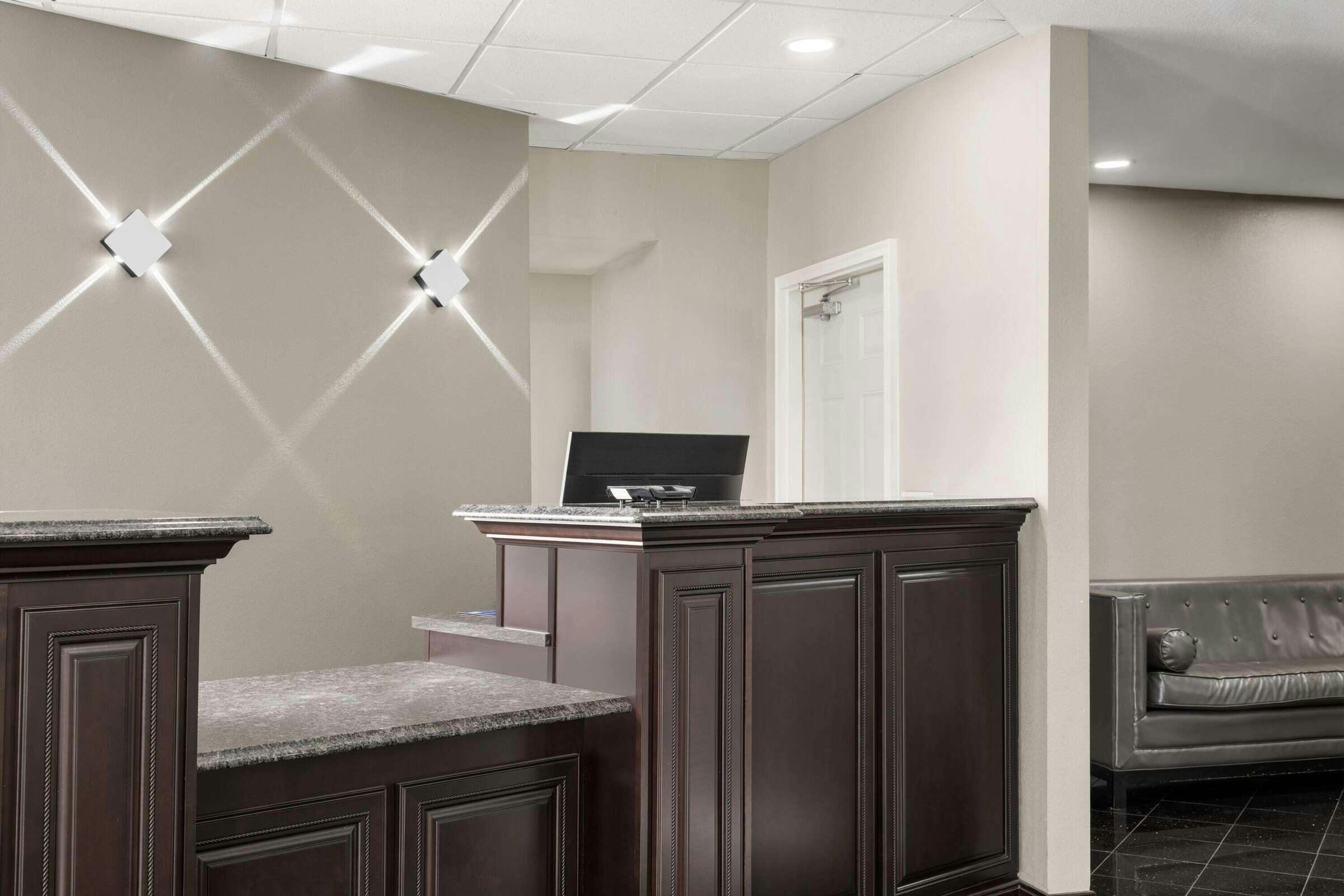 Hotel Baymont Jefferson City photo 3