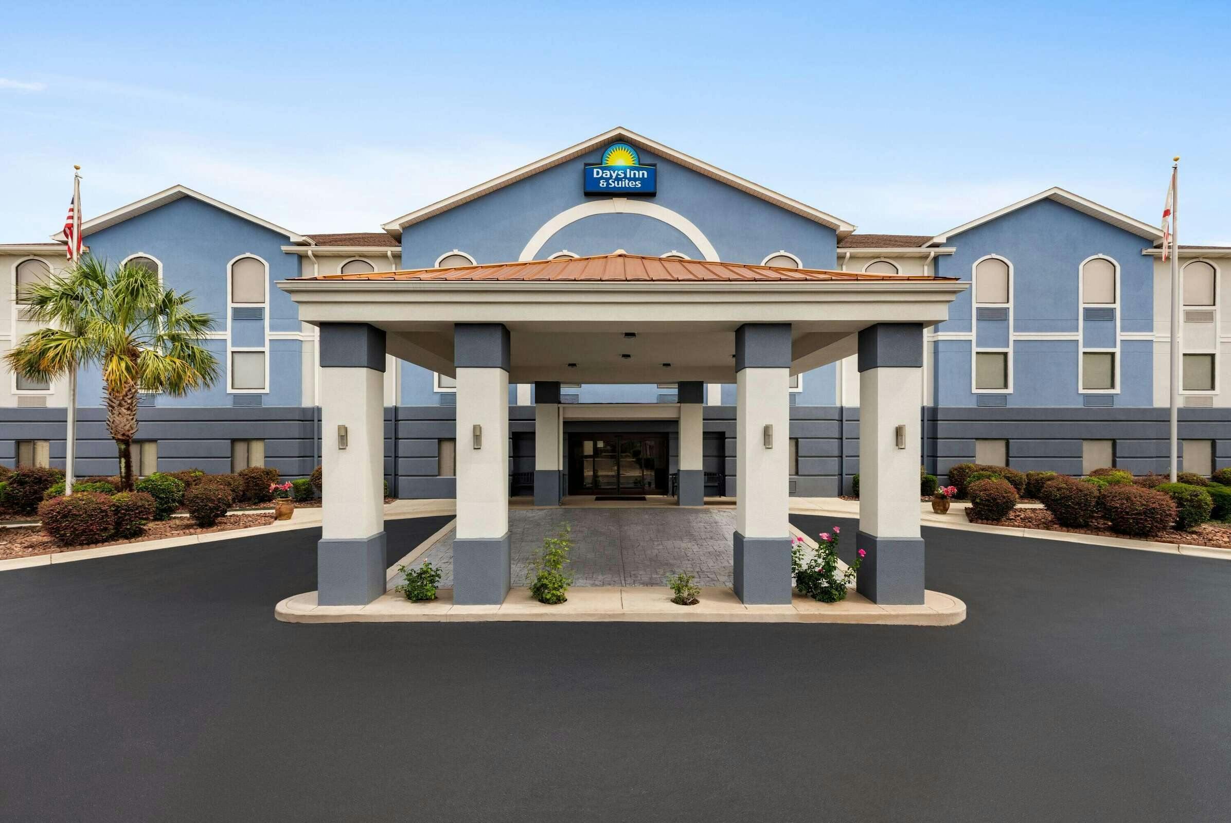 Hotel Days Inn & Suites by Wyndham Prattville-Montgomery photo 1