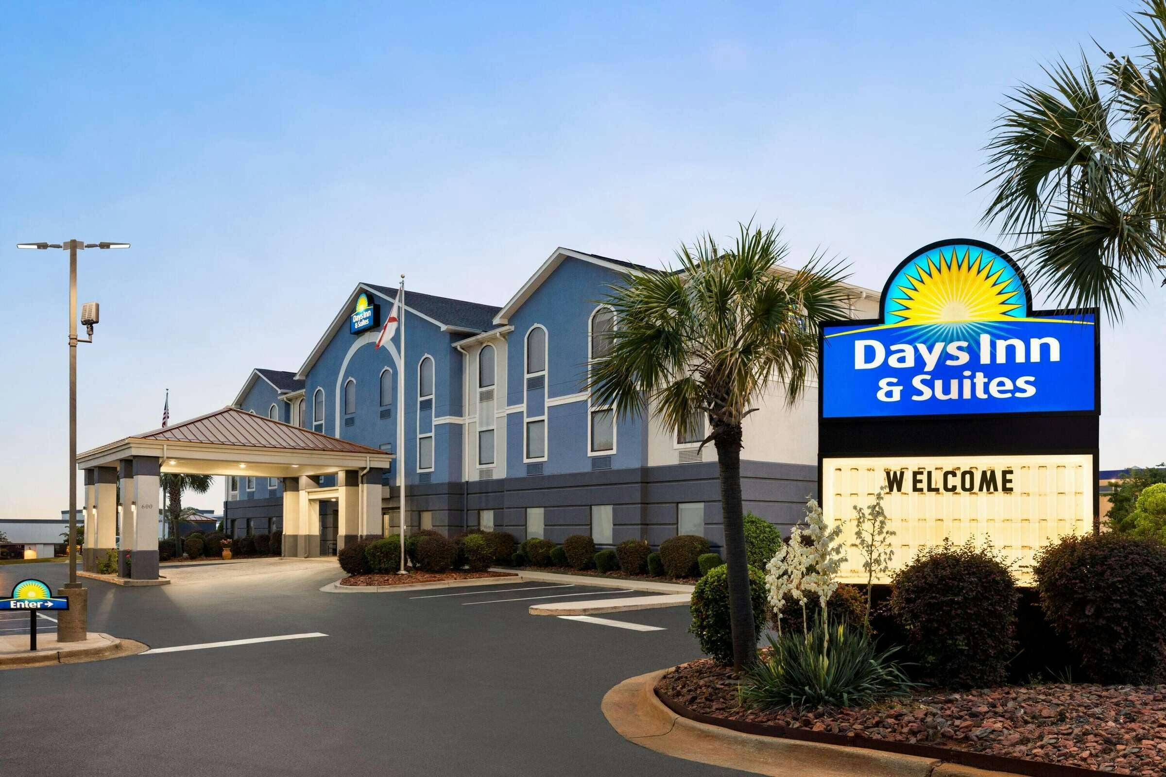 Hotel Days Inn & Suites by Wyndham Prattville-Montgomery photo 2