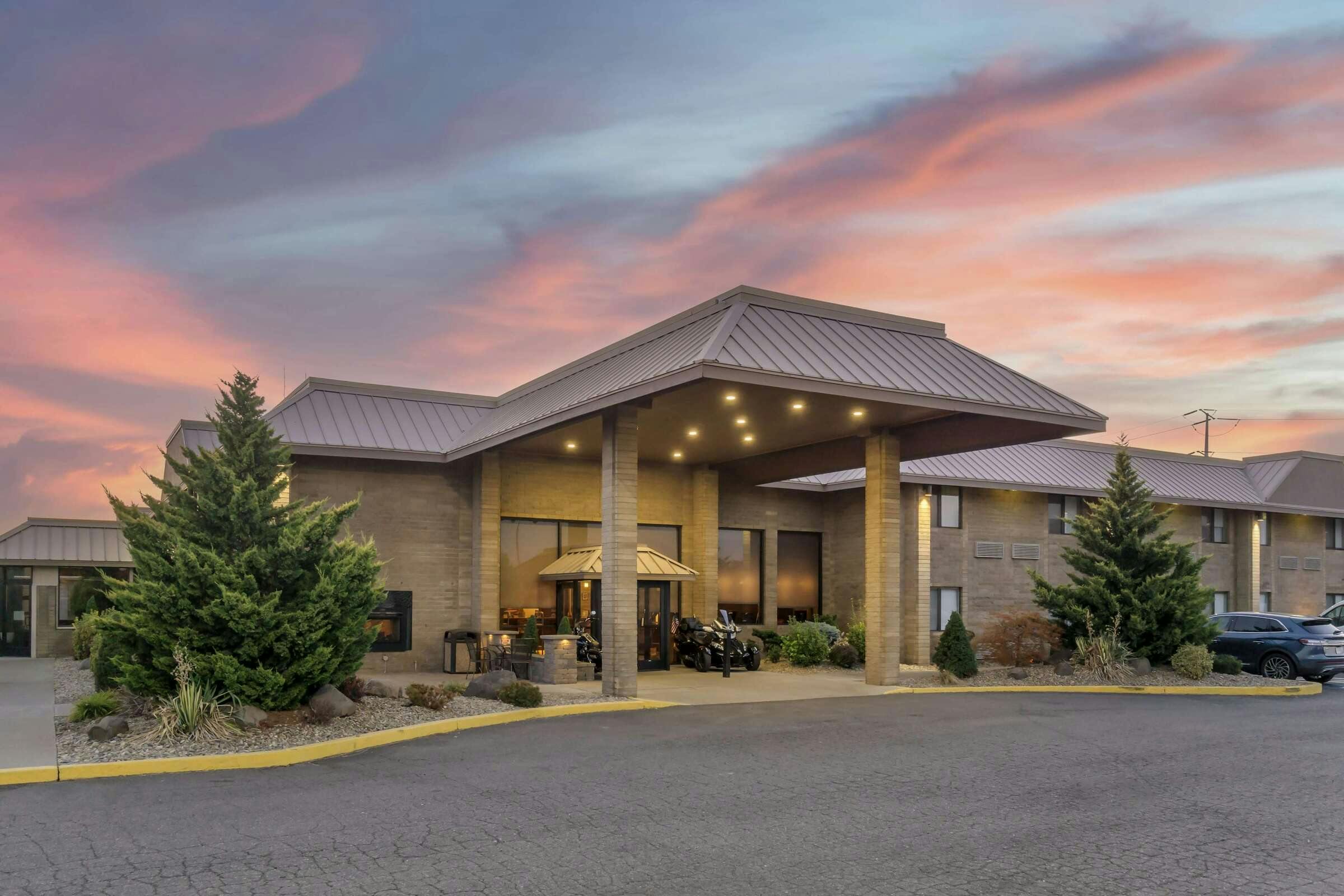 Best Western Plus Ahtanum Inn