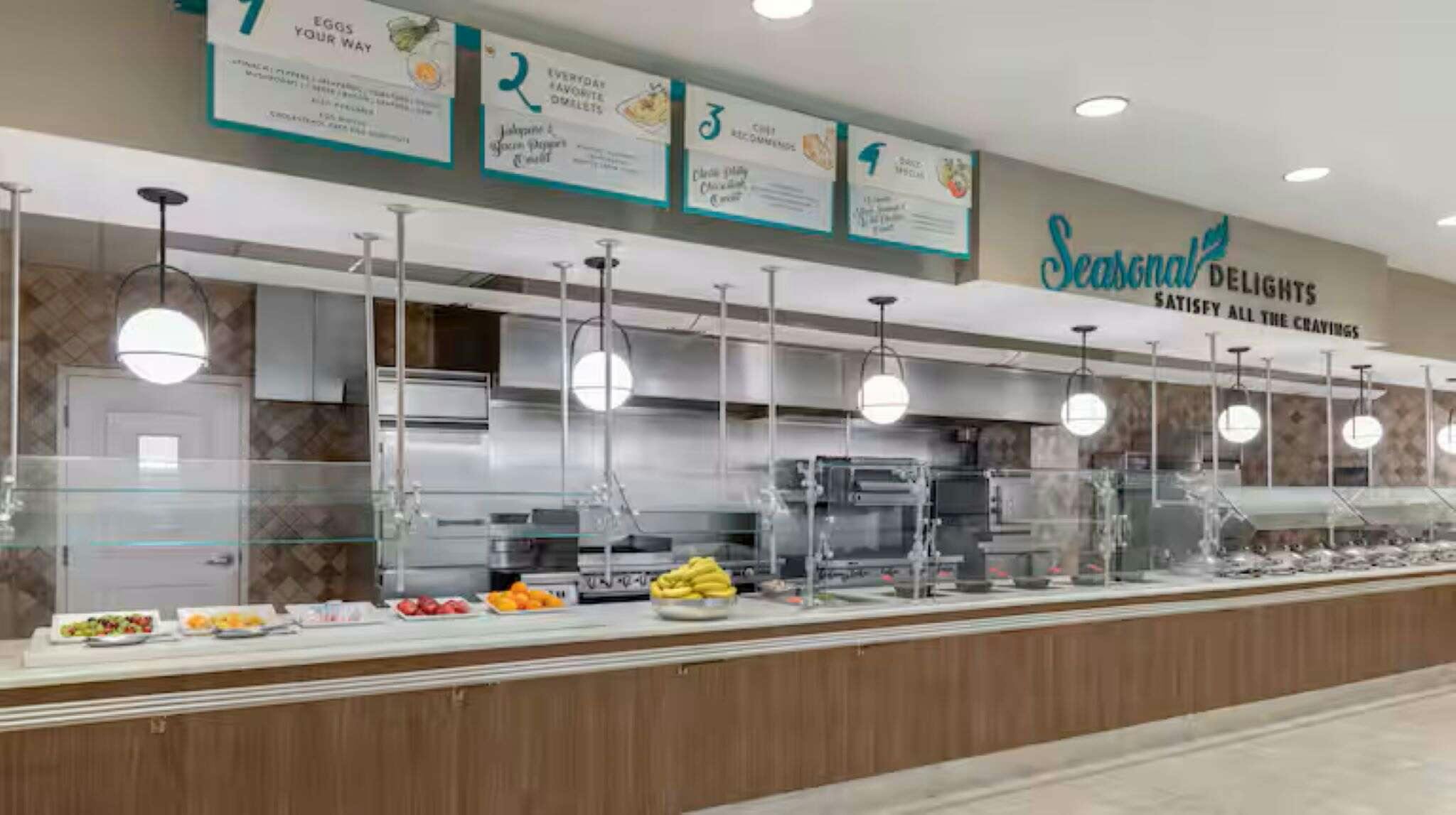 Hotel Embassy Suites by Hilton Fort Myers Estero photo 4