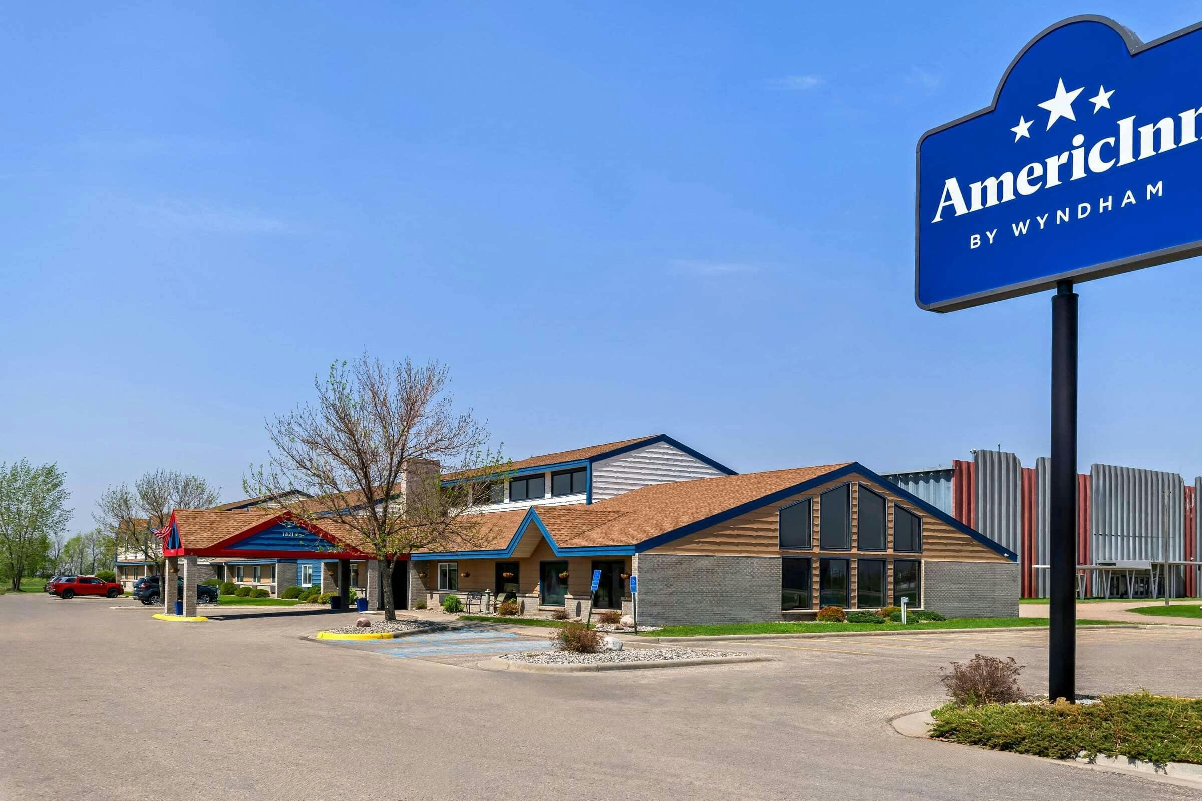 AmericInn Crookston U of M Crk