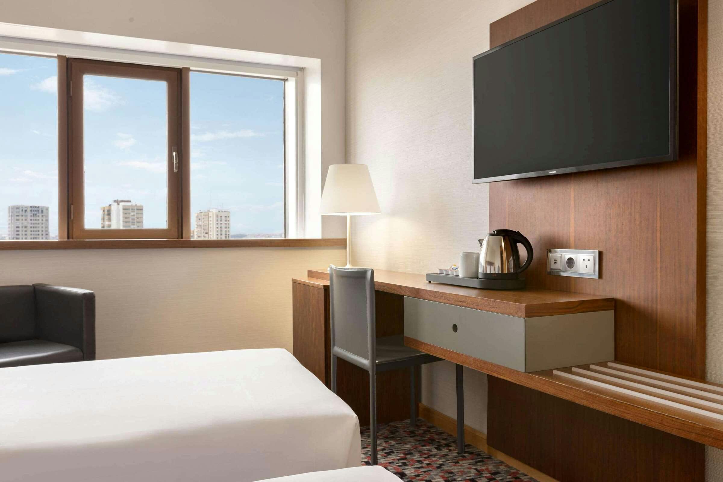 Hotel Ramada Lisbon photo 2