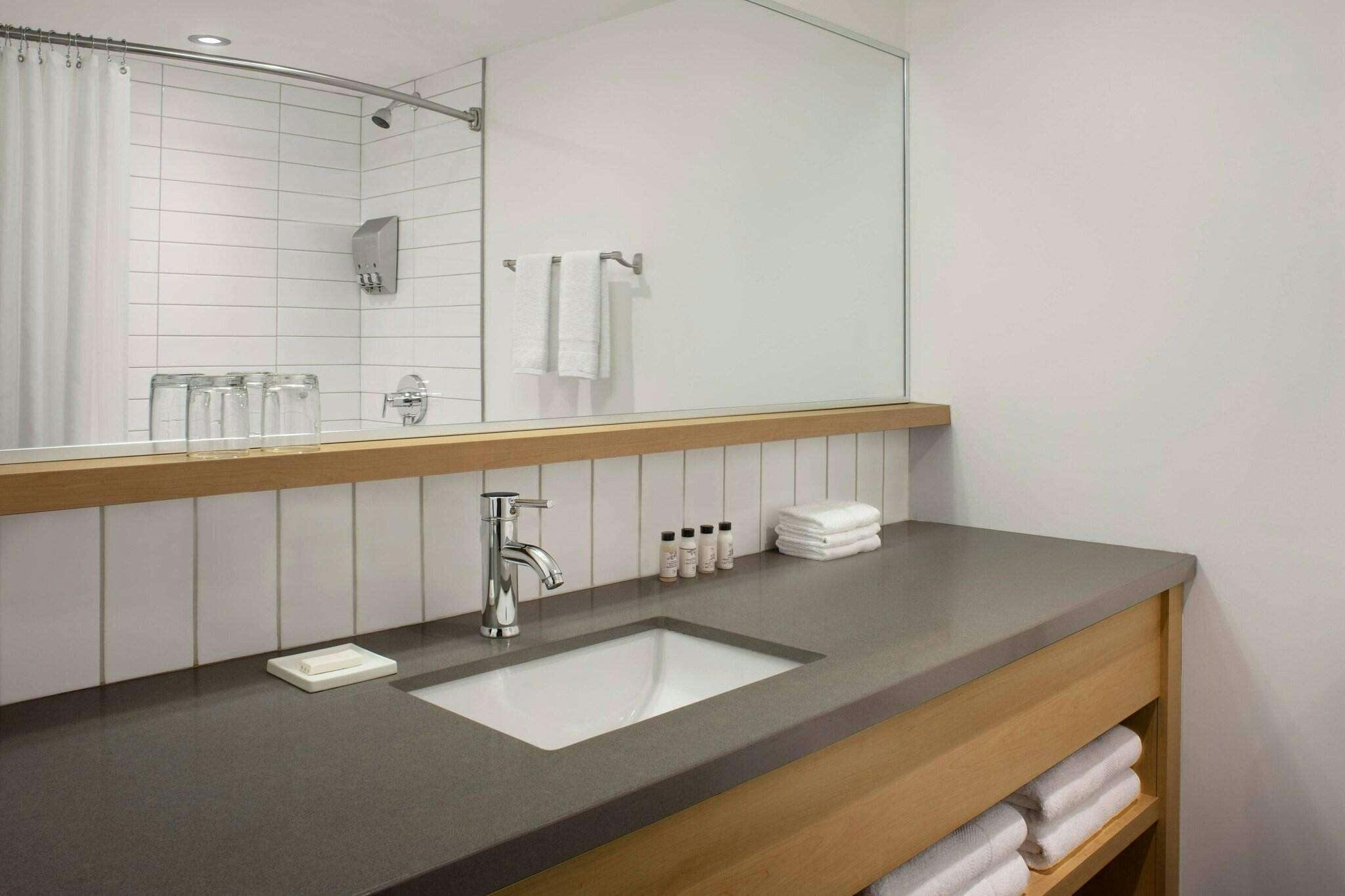 Hotel Delta Hotels Mont Sainte Anne Resort and Convention Center photo 2