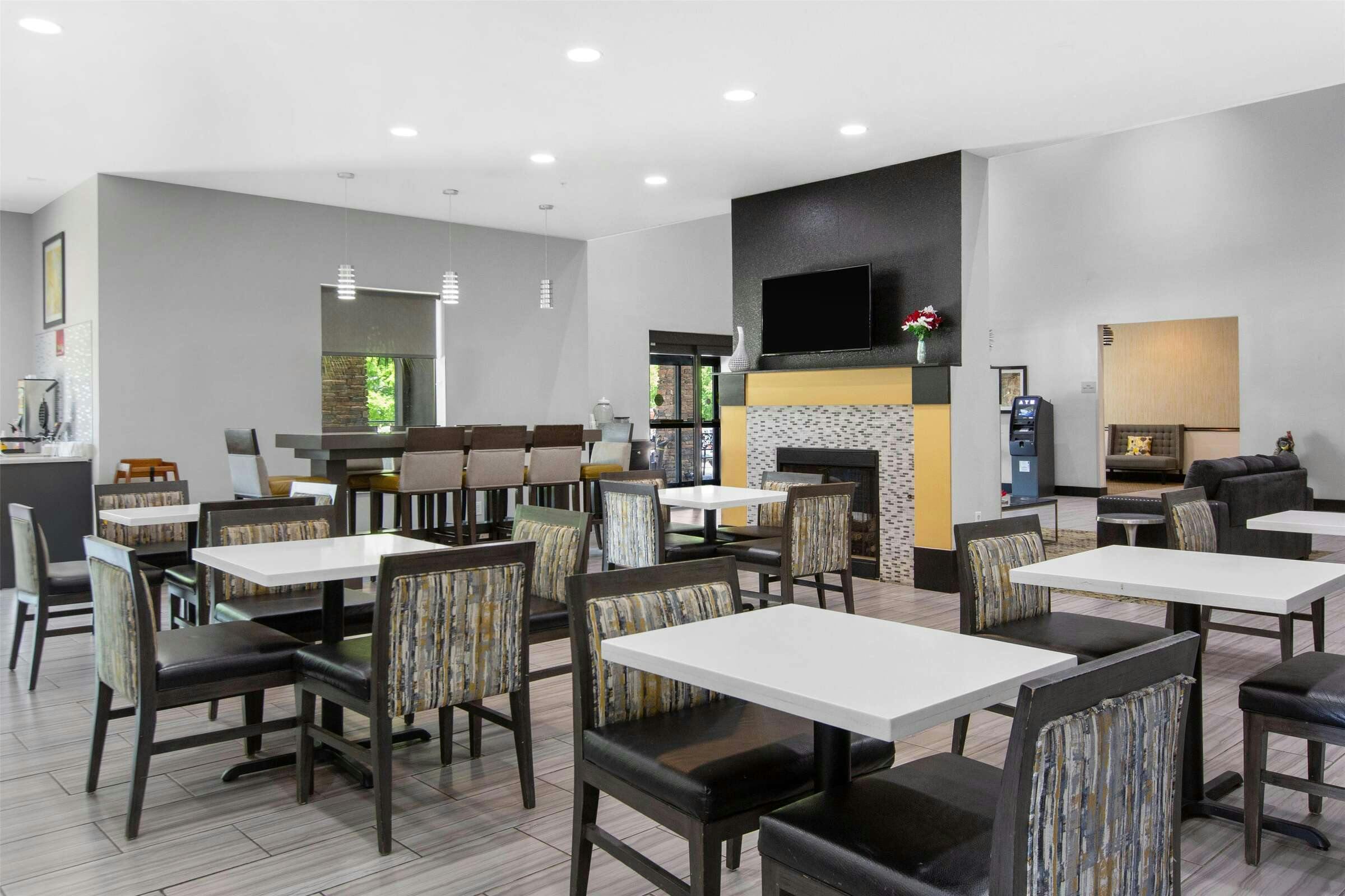 Hotel Best Western Plus Regency Park photo 3