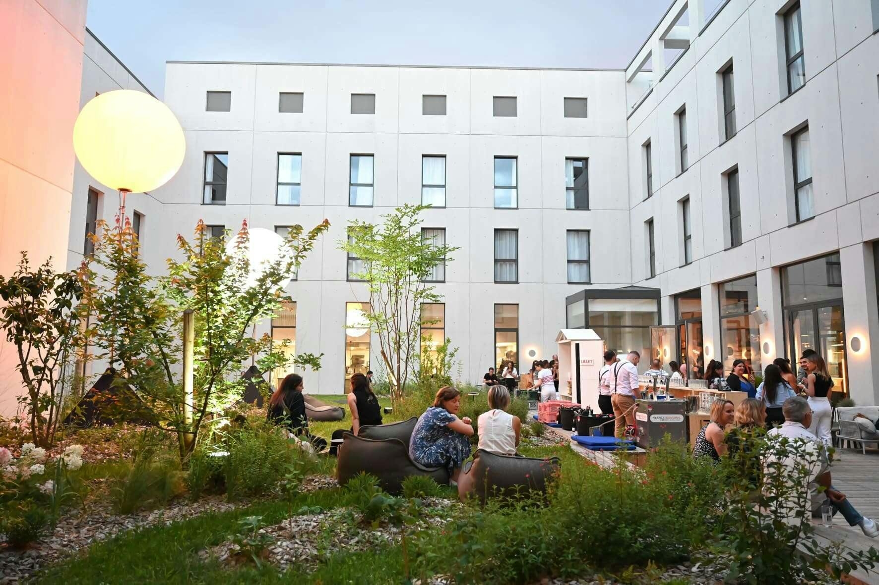 THE RUCK HOTEL