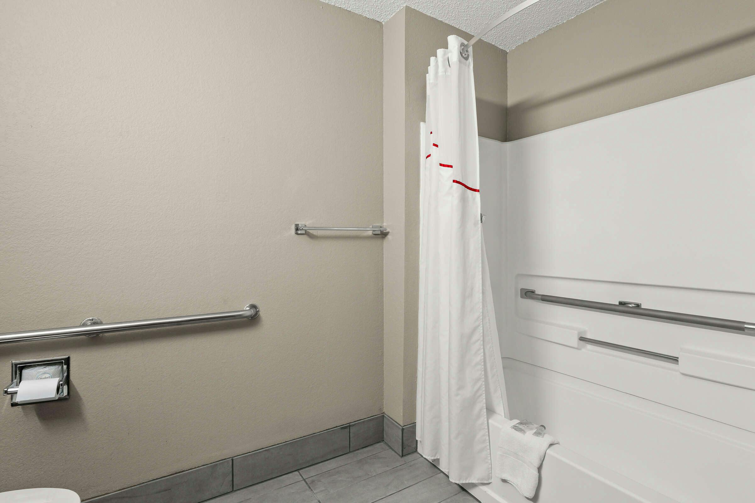 Hotel Red Roof Plus+ Belleville photo 5