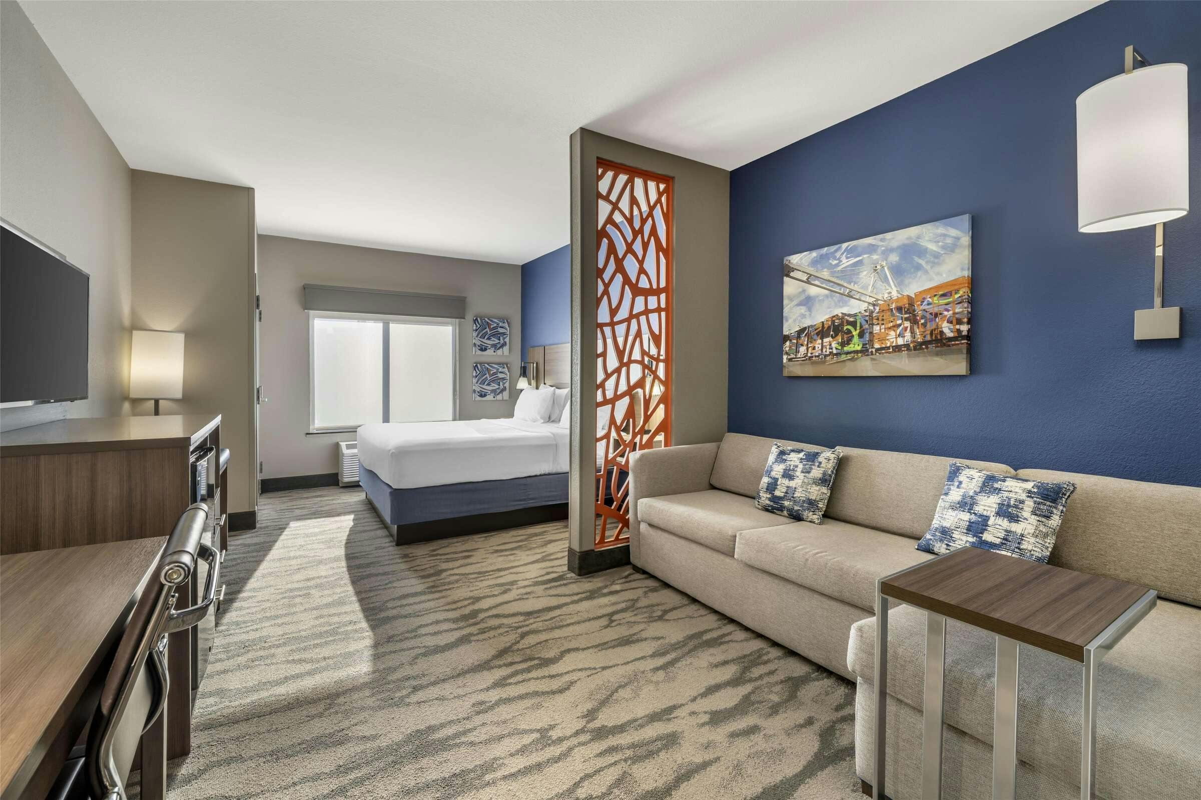 Hotel Best Western Plus Castlerock Inn & Suites photo 4