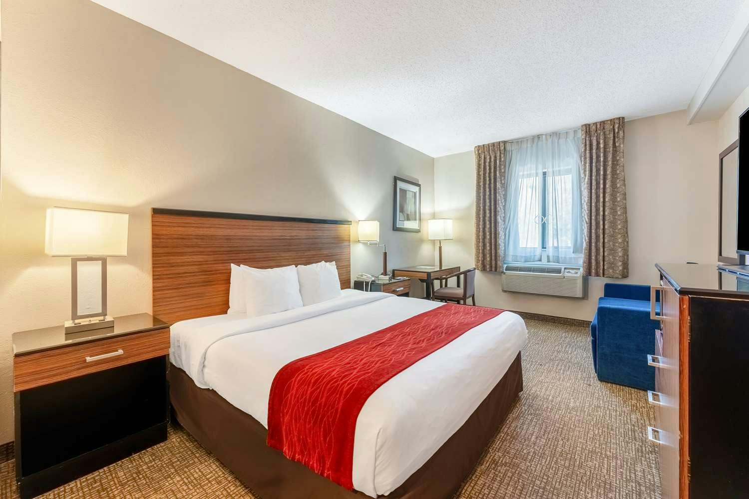 Hotel SureStay Plus by Best Western Reading North photo 2