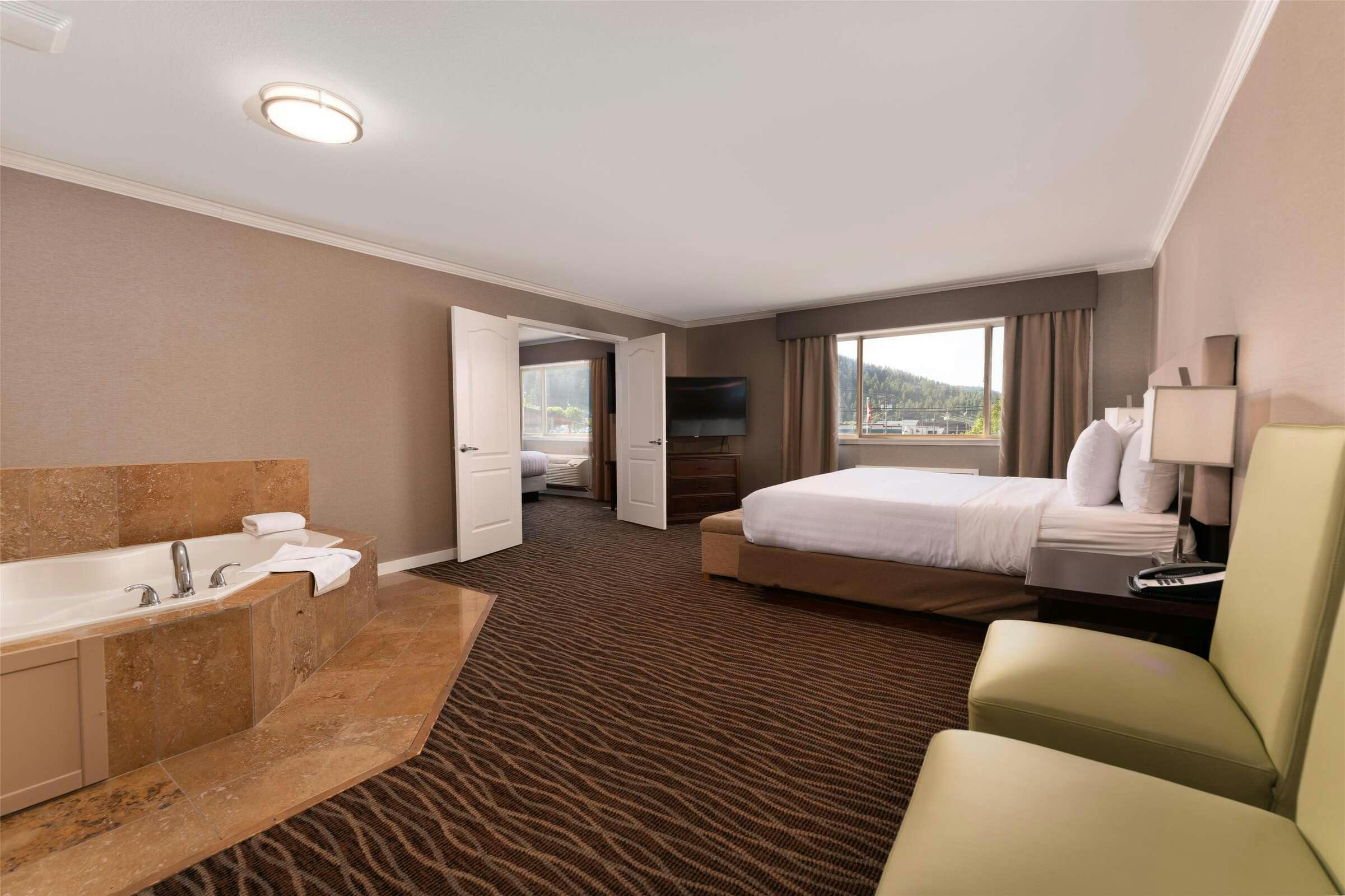 Hotel Prestige Radium Hot Springs Resort, Bw Premier Collection photo 2