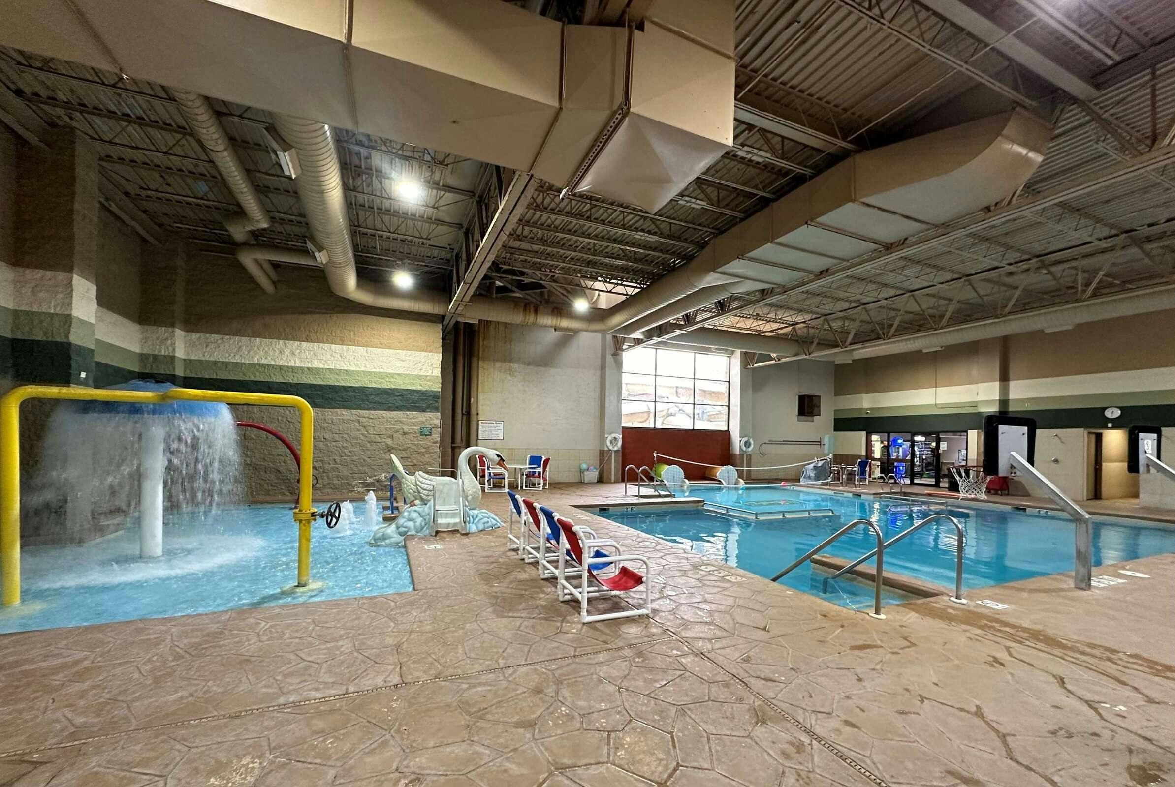 Hotel Ramada Waupaca photo 3