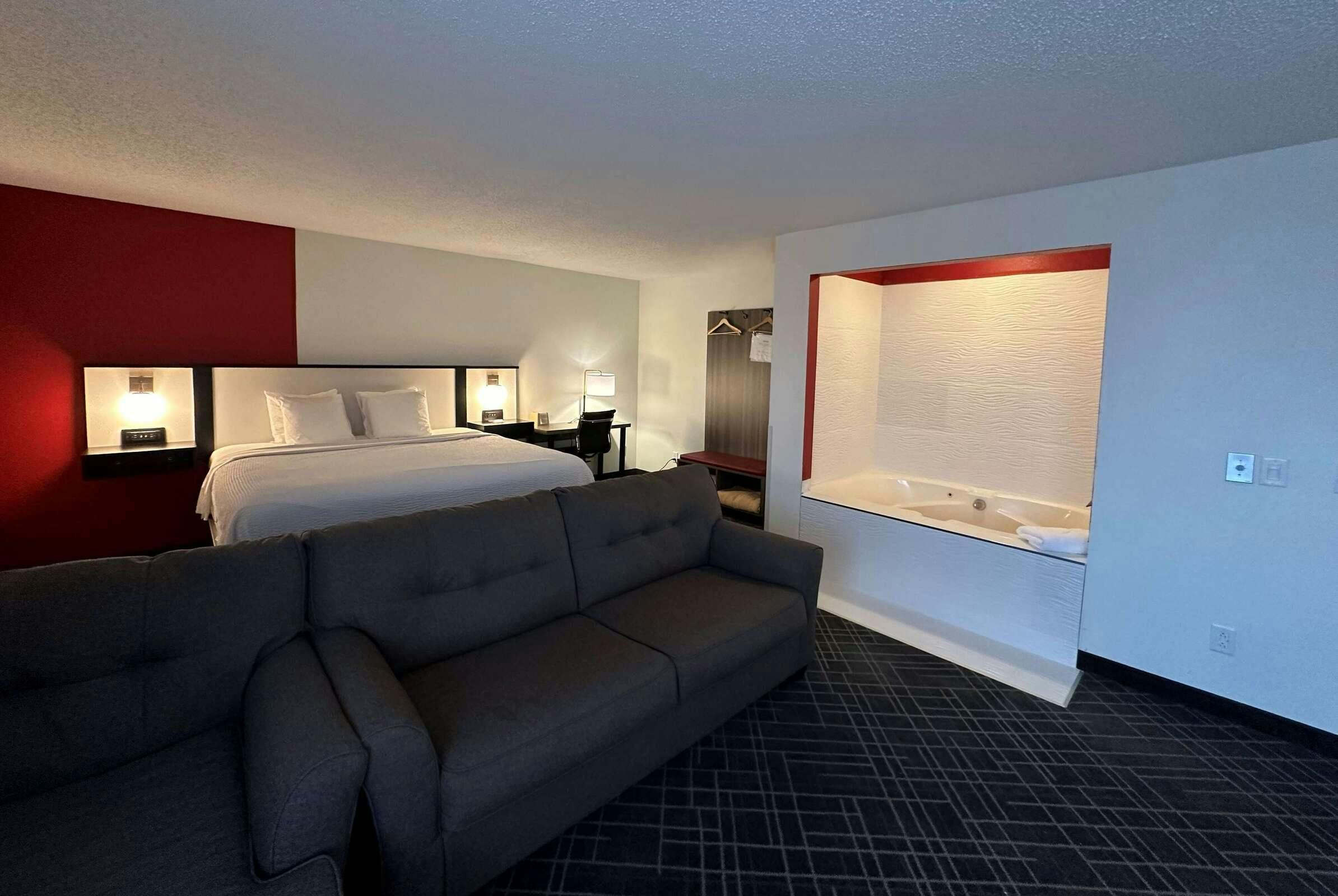 Hotel Ramada Waupaca photo 5