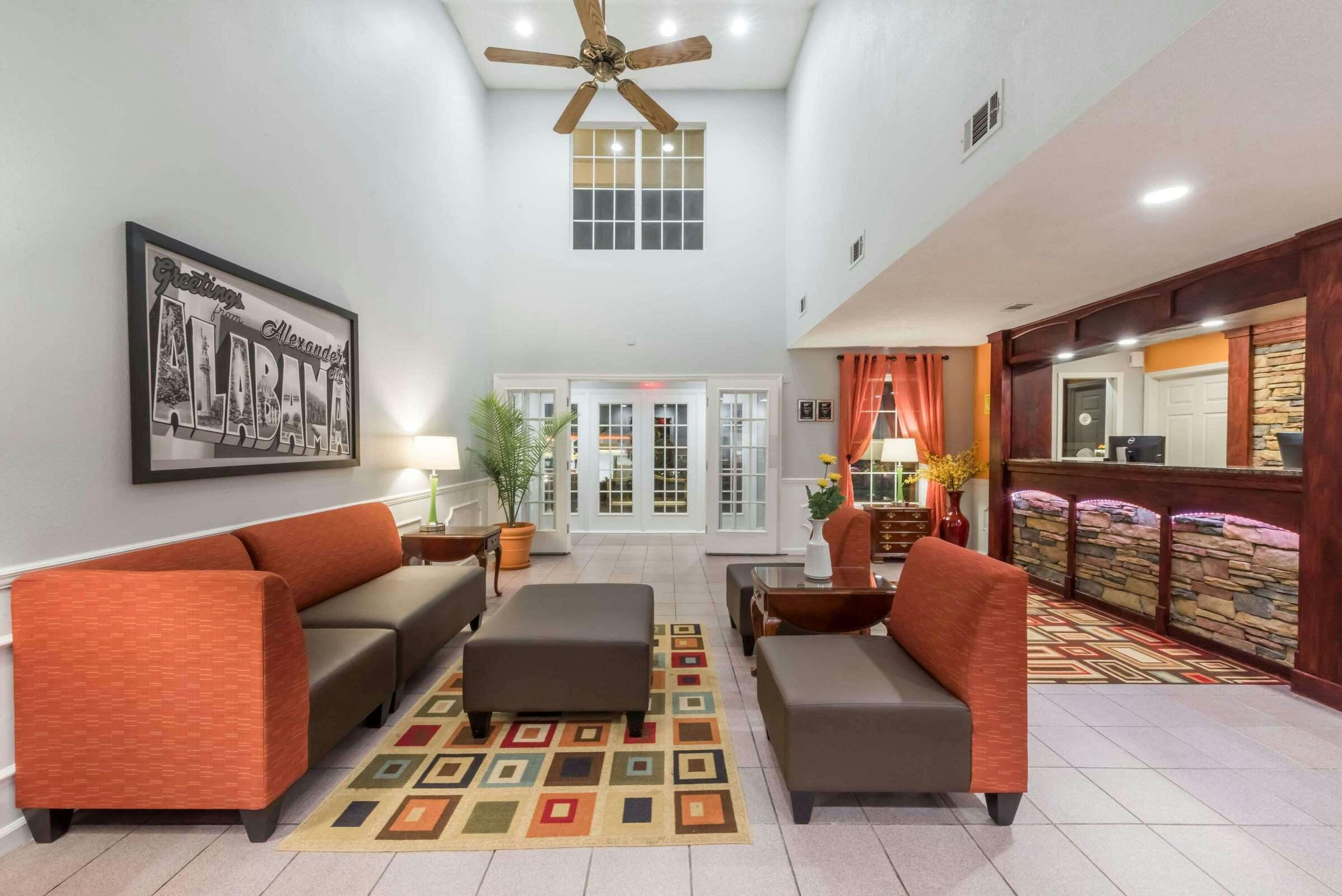 Hotel Super 8 by Wyndham Alexander City photo 2