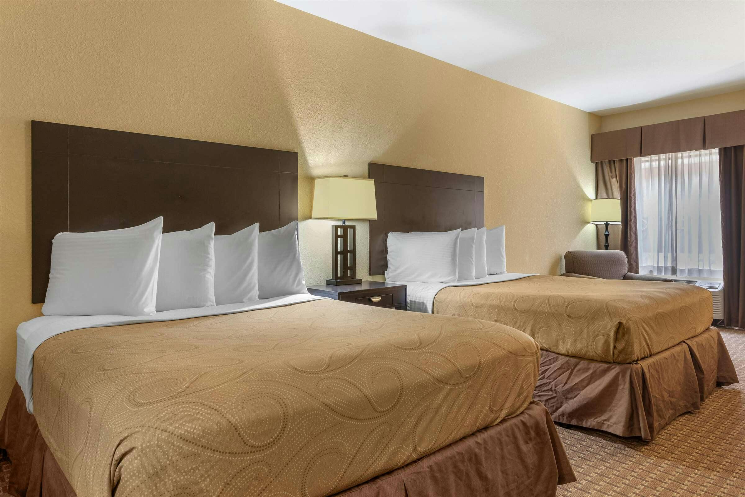 Hotel Best Western Bastrop Pines Inn photo 1