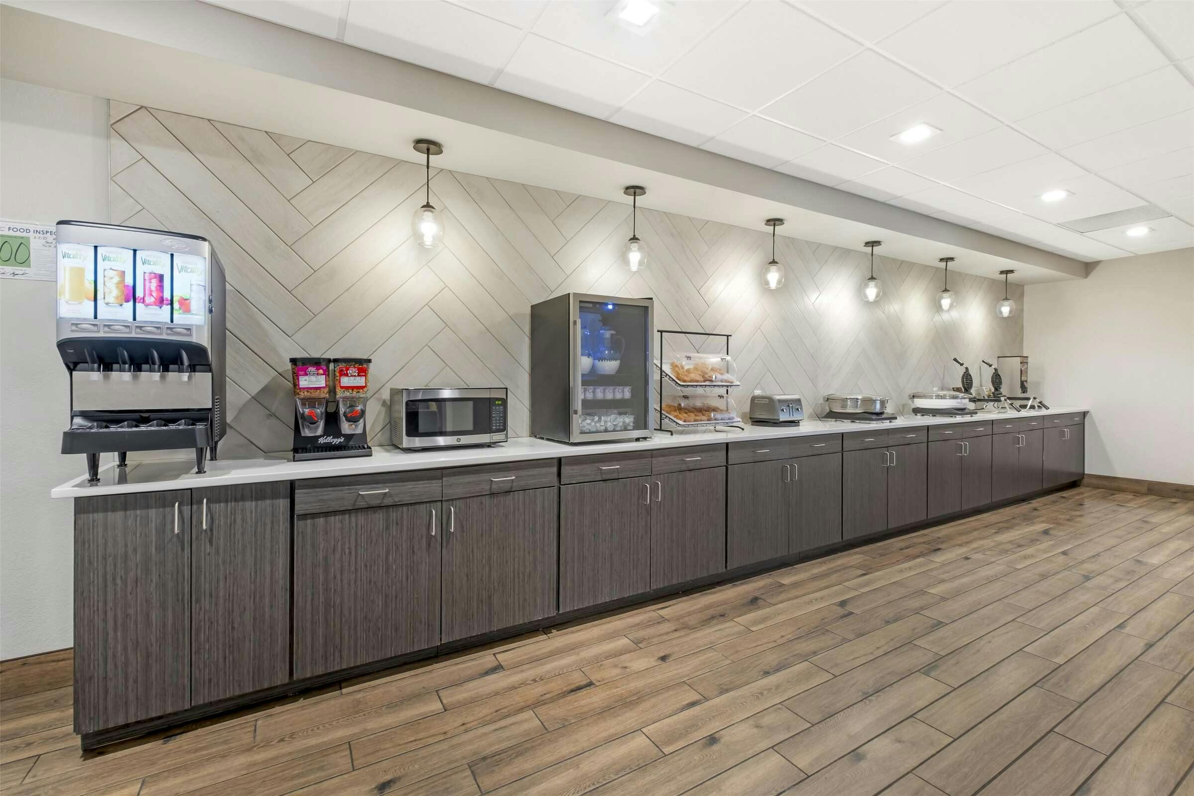 Hotel Best Western Plus Elizabethtown Inn & Suites photo 3