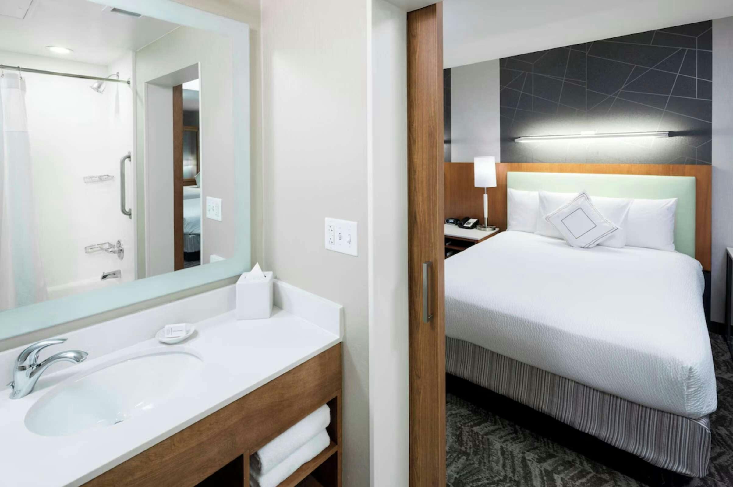 Hotel SpringHill Suites by Marriott Salt Lake City Airport photo 2
